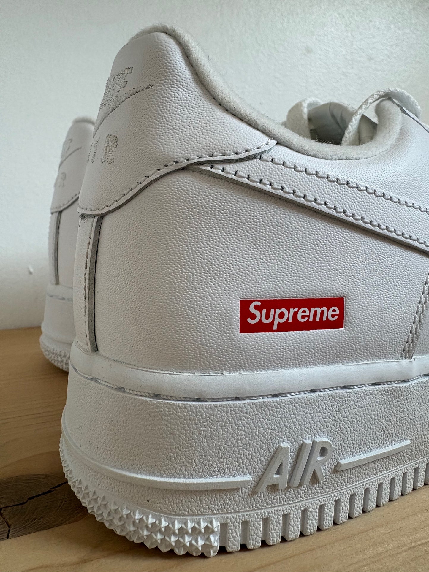 Nike Air Force 1 Low Supreme White