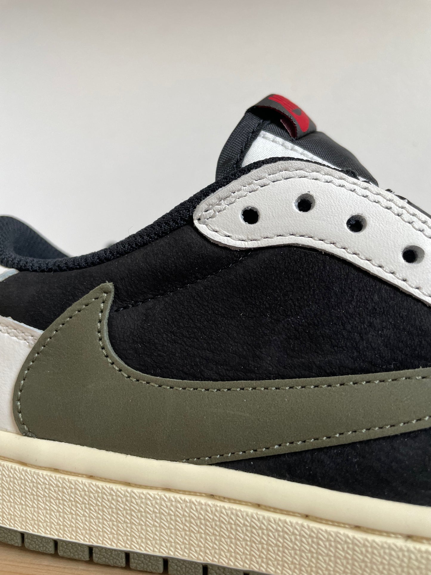 Jordan 1 Retro Low OG SP Travis Scott Olive (WMNS)