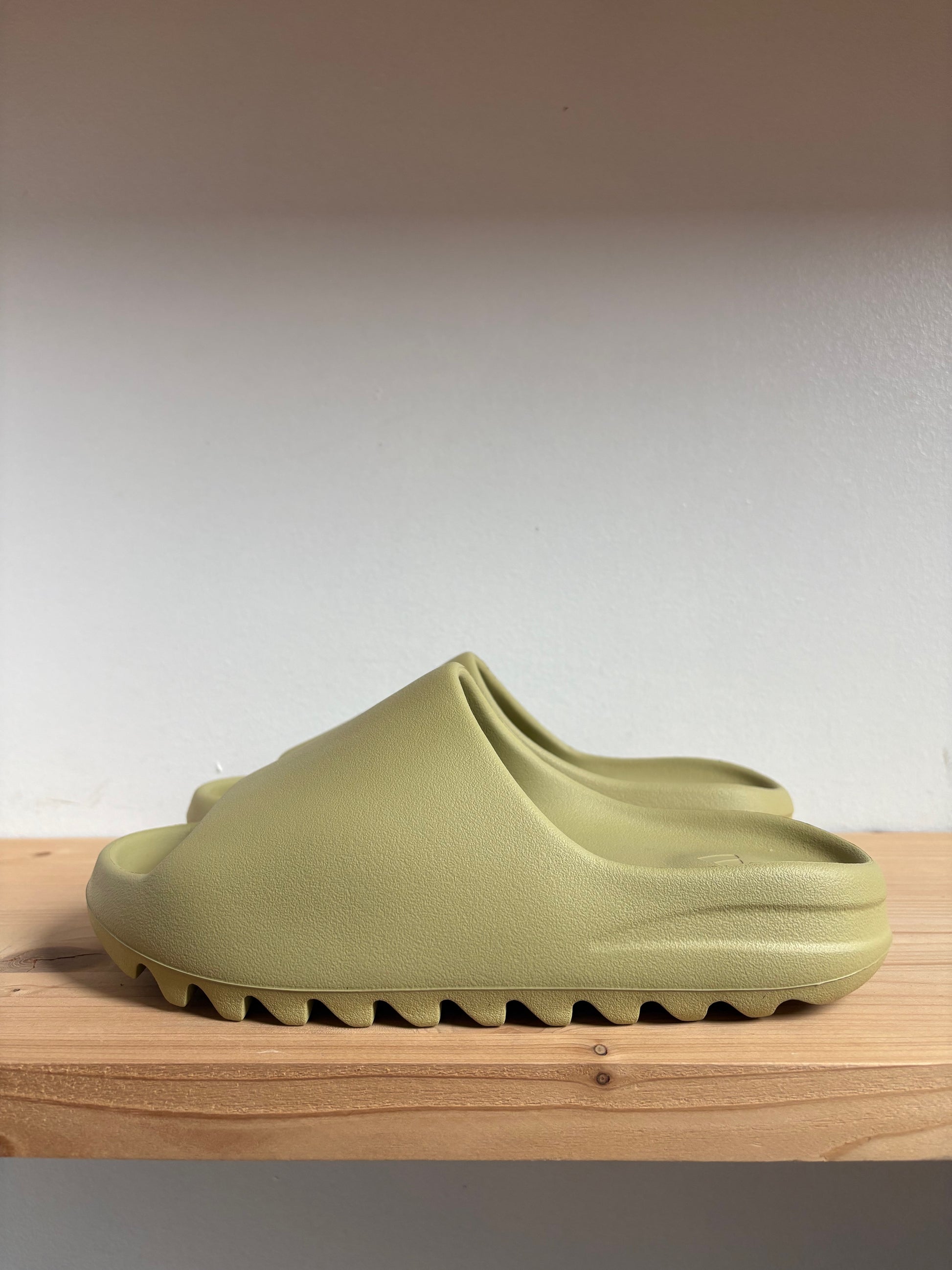 Yeezy Slide Resin
