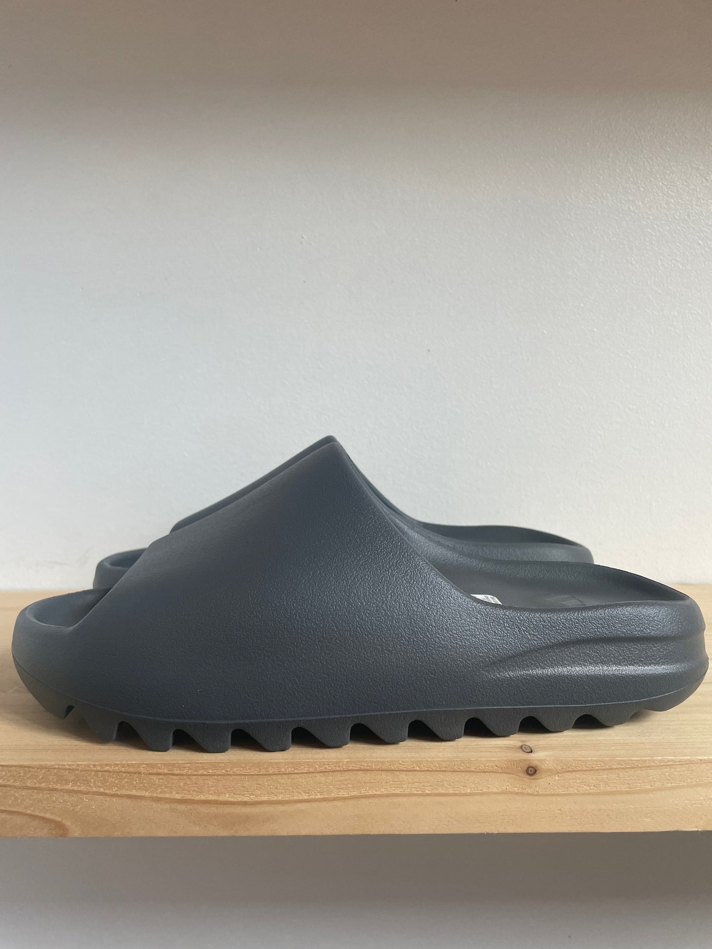 Yeezy Slide Slate Grey