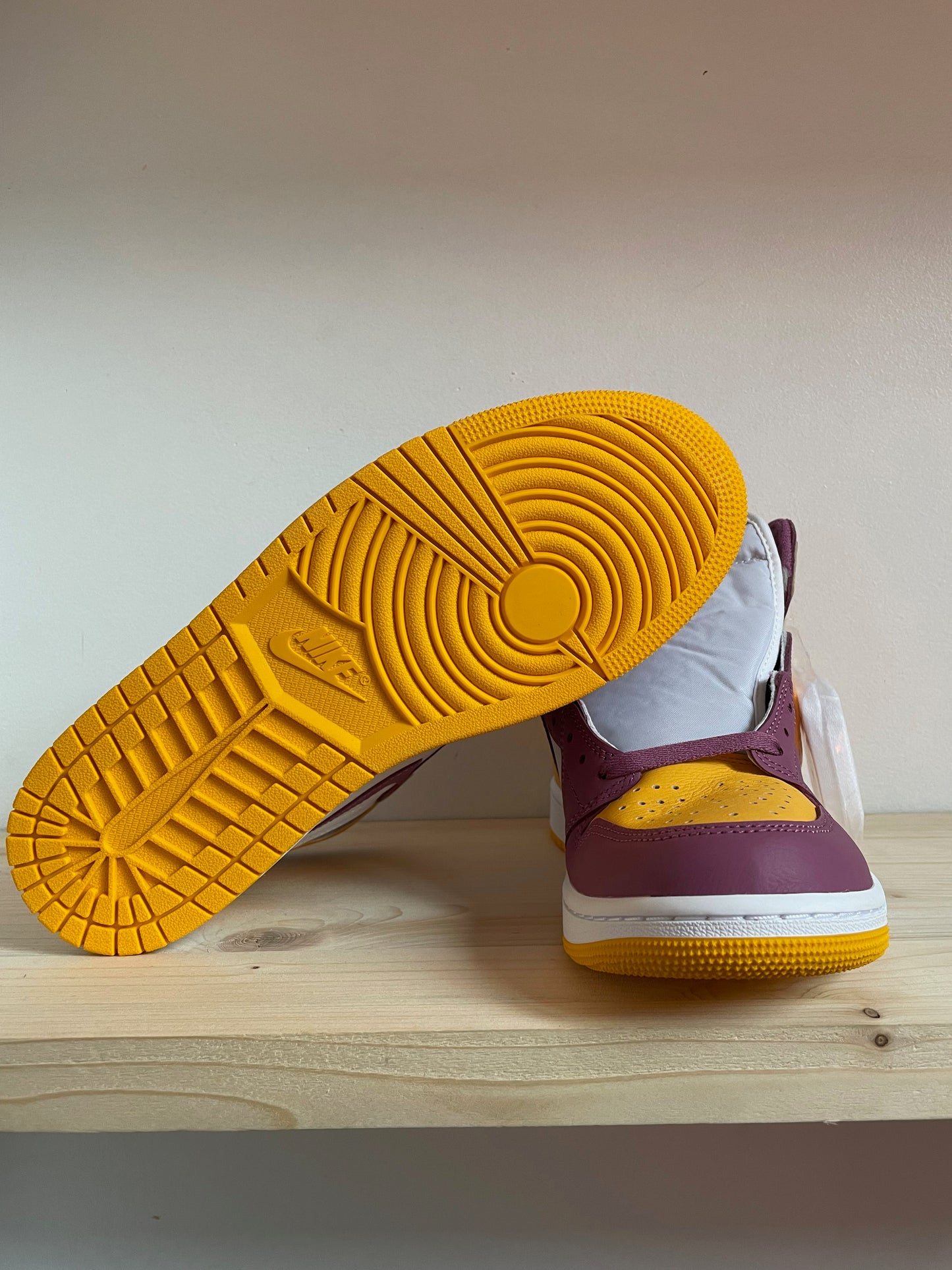 ANTWERP SNKR - Air Jordan 1 Retro High OG "Brotherhood"