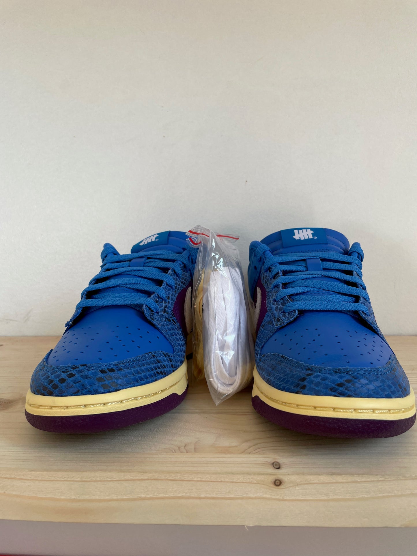 ANTWERP SNKR - Nike Dunk Low Undefeated 5 On it Dunk vs. AF1