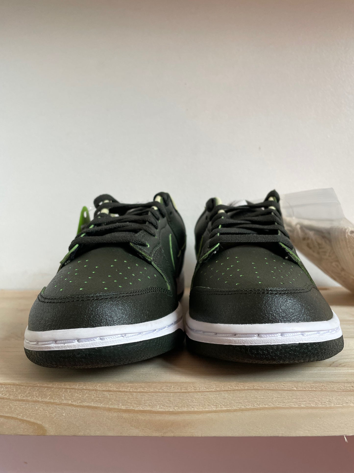 ANTWERP SNKR - Nike Dunk Low LX "Avocado"