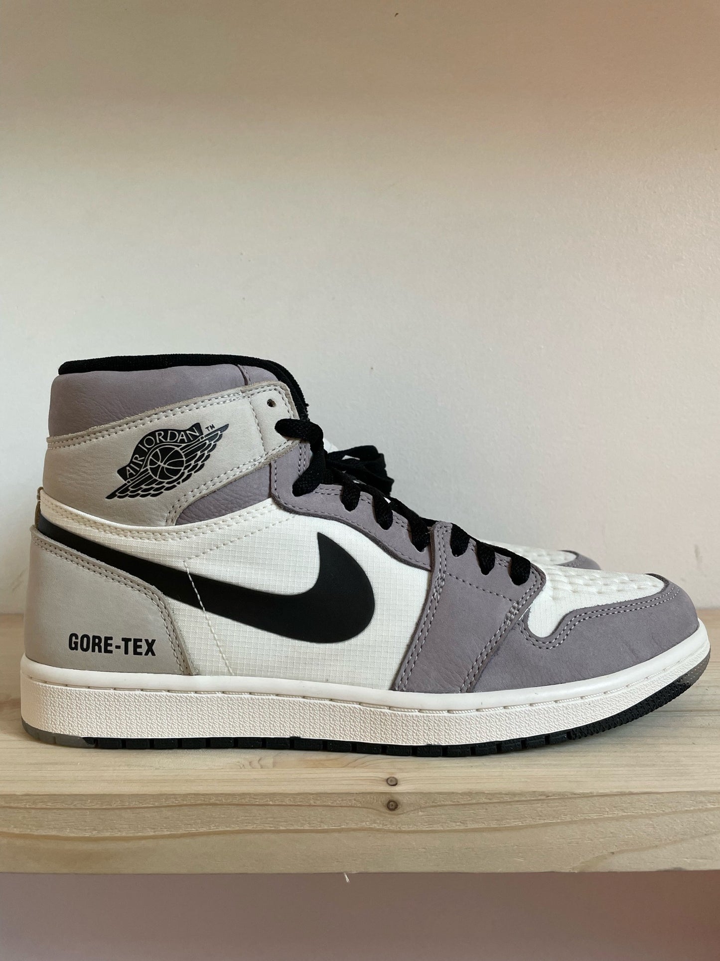 ANTWERP SNKR - Nike Air Jordan 1 Retro High Element Gore-Tex Light Bone