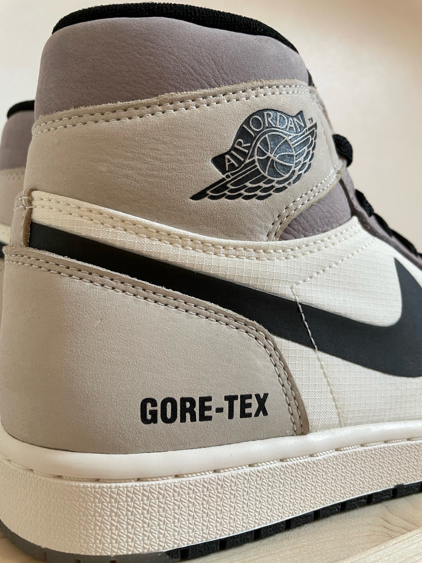 ANTWERP SNKR - Nike Air Jordan 1 Retro High Element Gore-Tex Light Bone