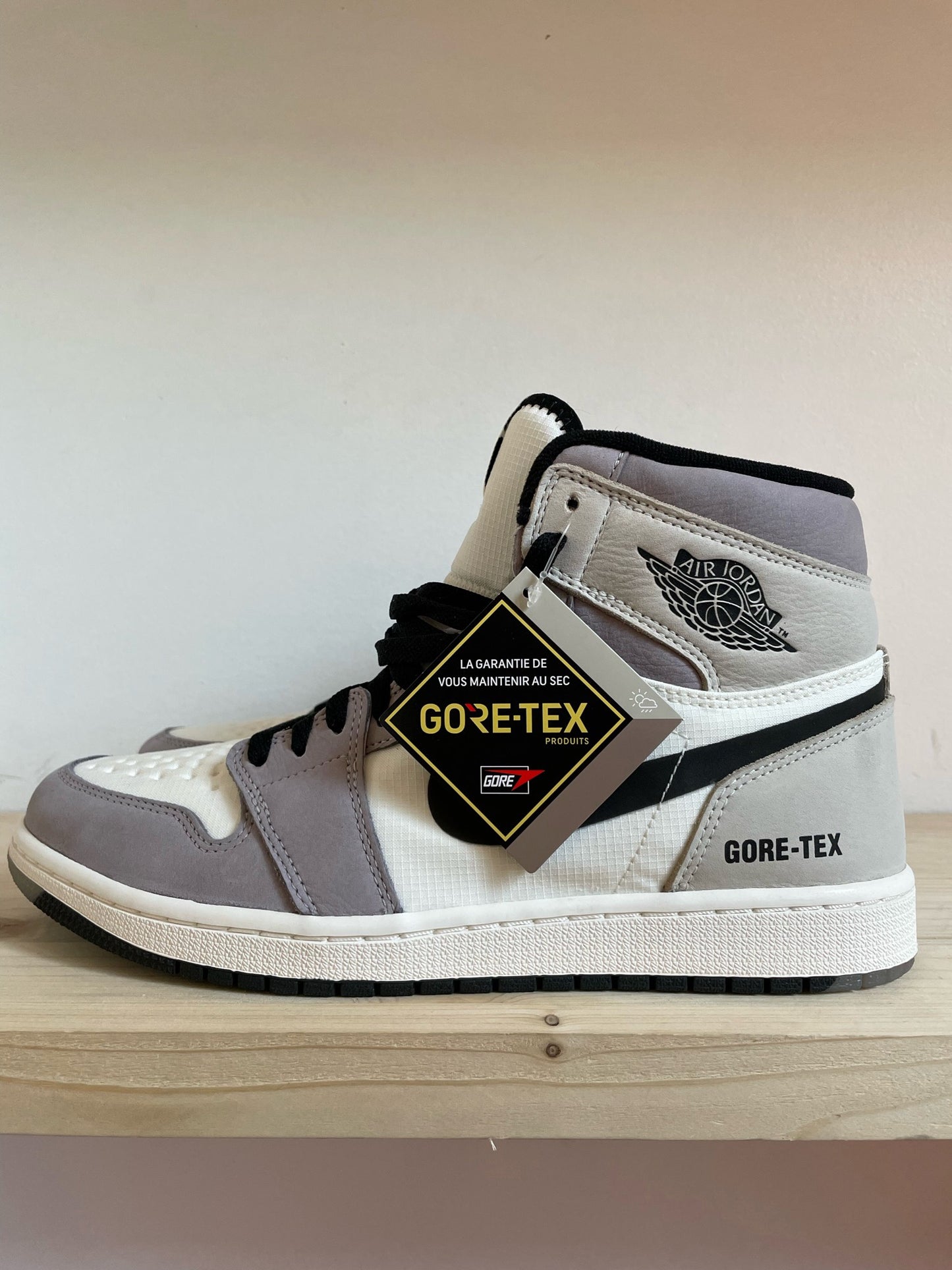 ANTWERP SNKR - Nike Air Jordan 1 Retro High Element Gore-Tex Light Bone