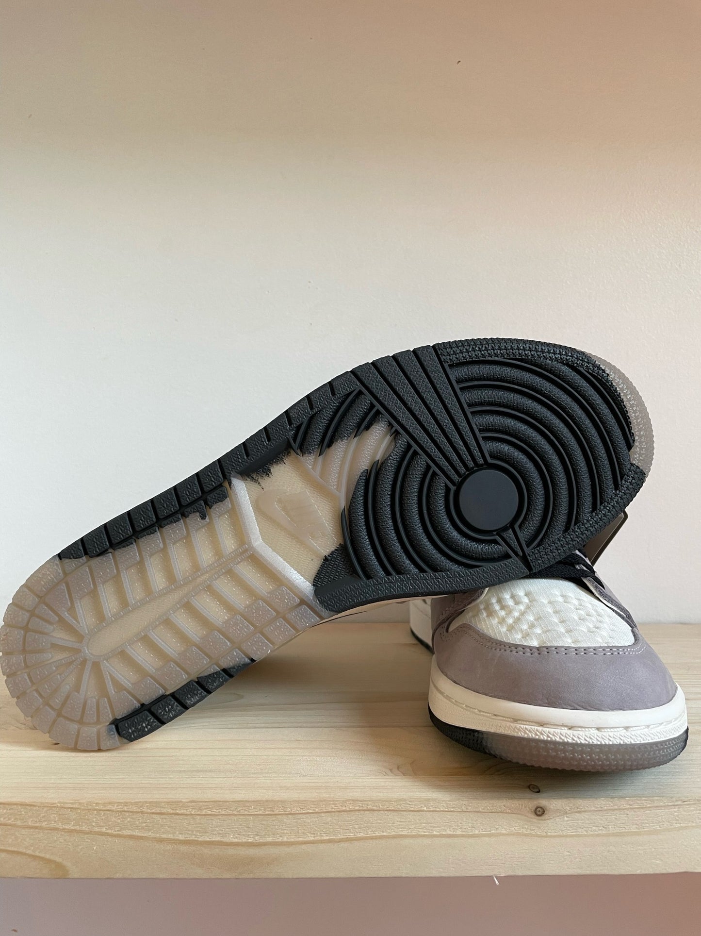 ANTWERP SNKR - Nike Air Jordan 1 Retro High Element Gore-Tex Light Bone