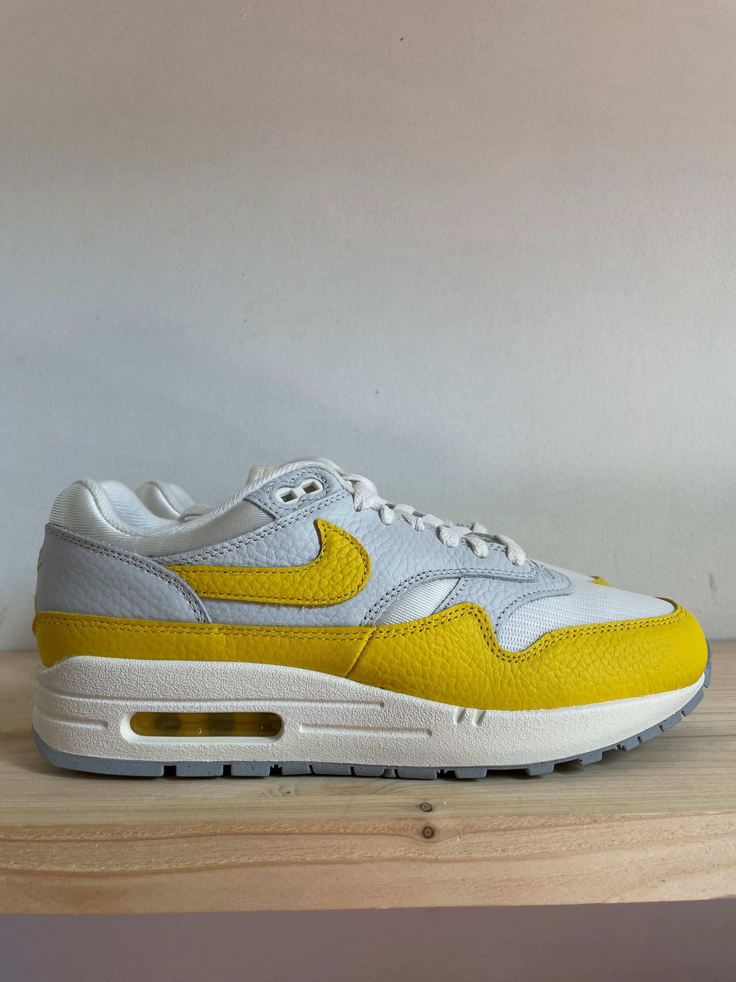 ANTWERP SNKR - Nike Air Max 1 Tour Yellow (W)