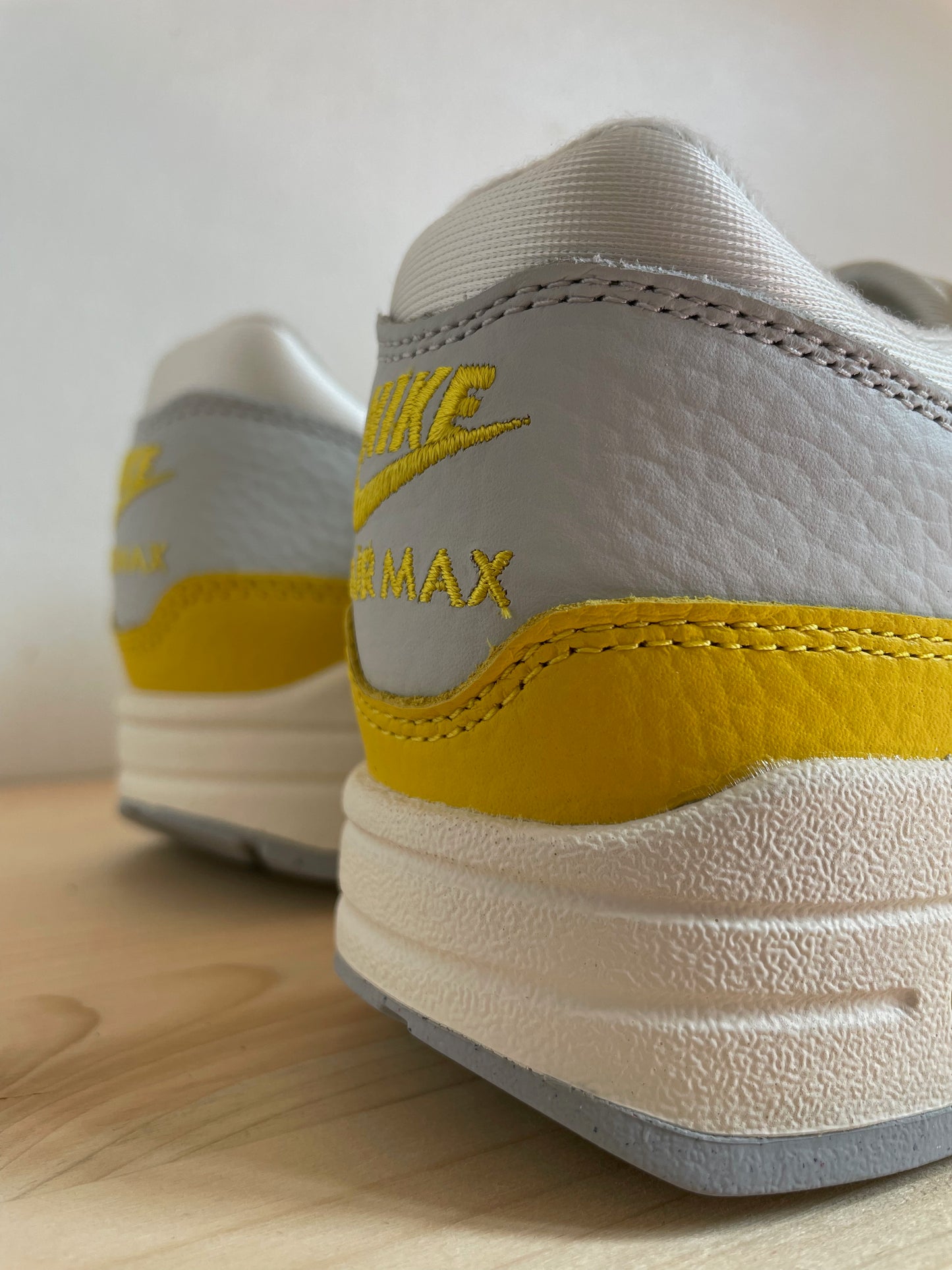ANTWERP SNKR - Nike Air Max 1 Tour Yellow (W)