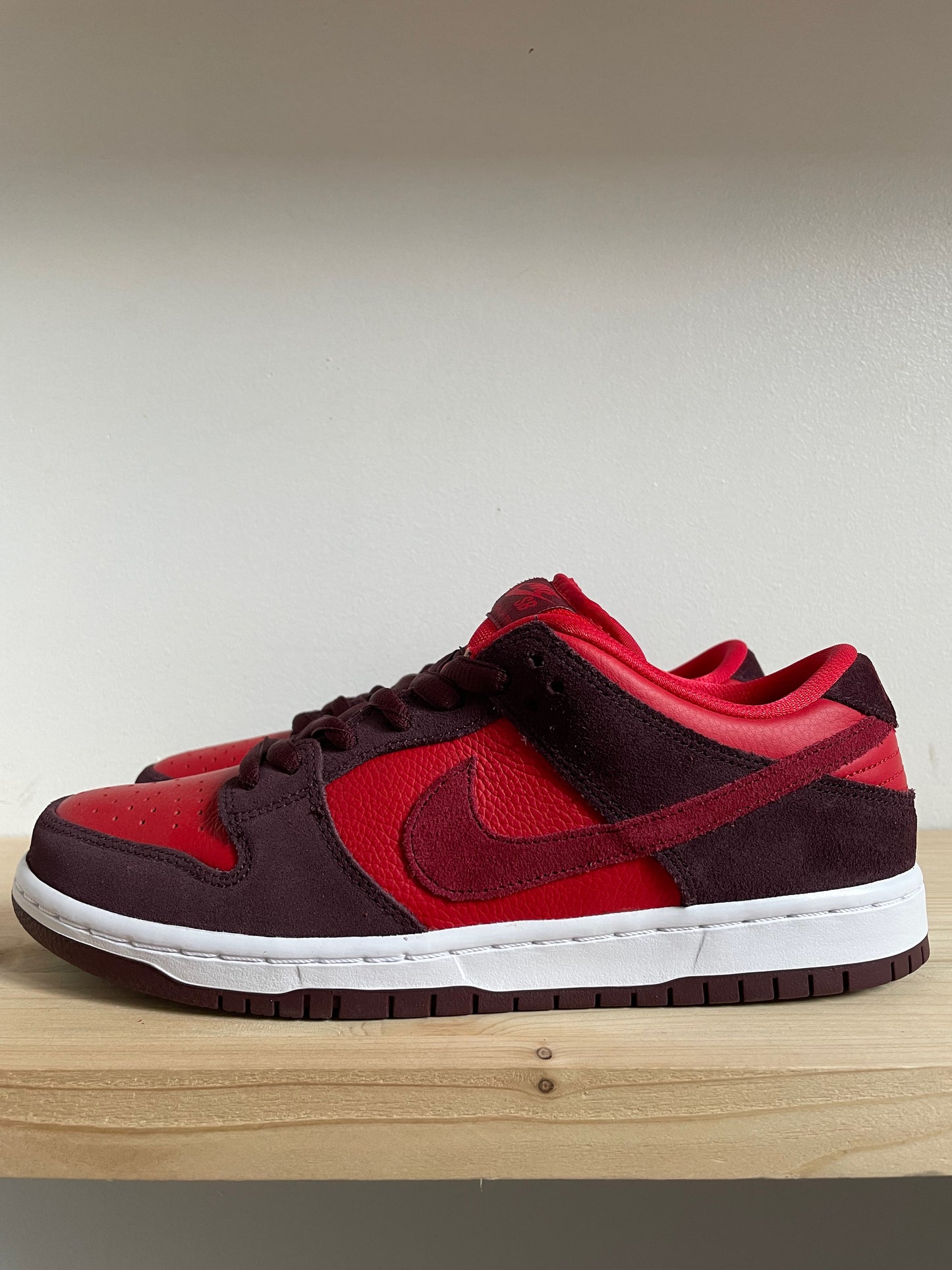 ANTWERP SNKR - Nike SB Dunk Low Cherry