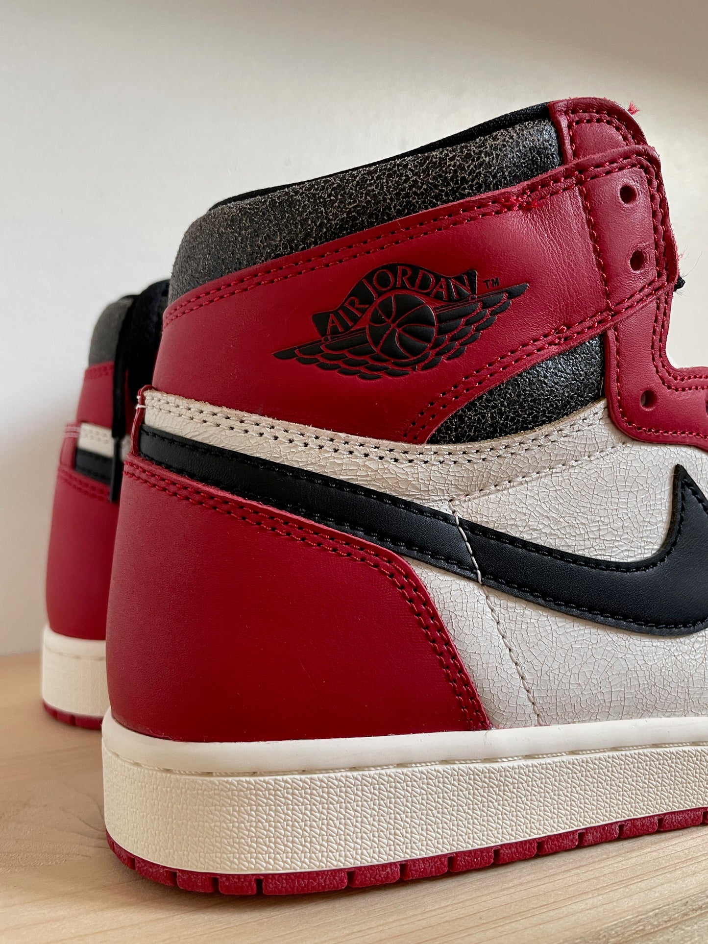 Nike Air Jordan 1 Retro High OG Chicago Lost and Found