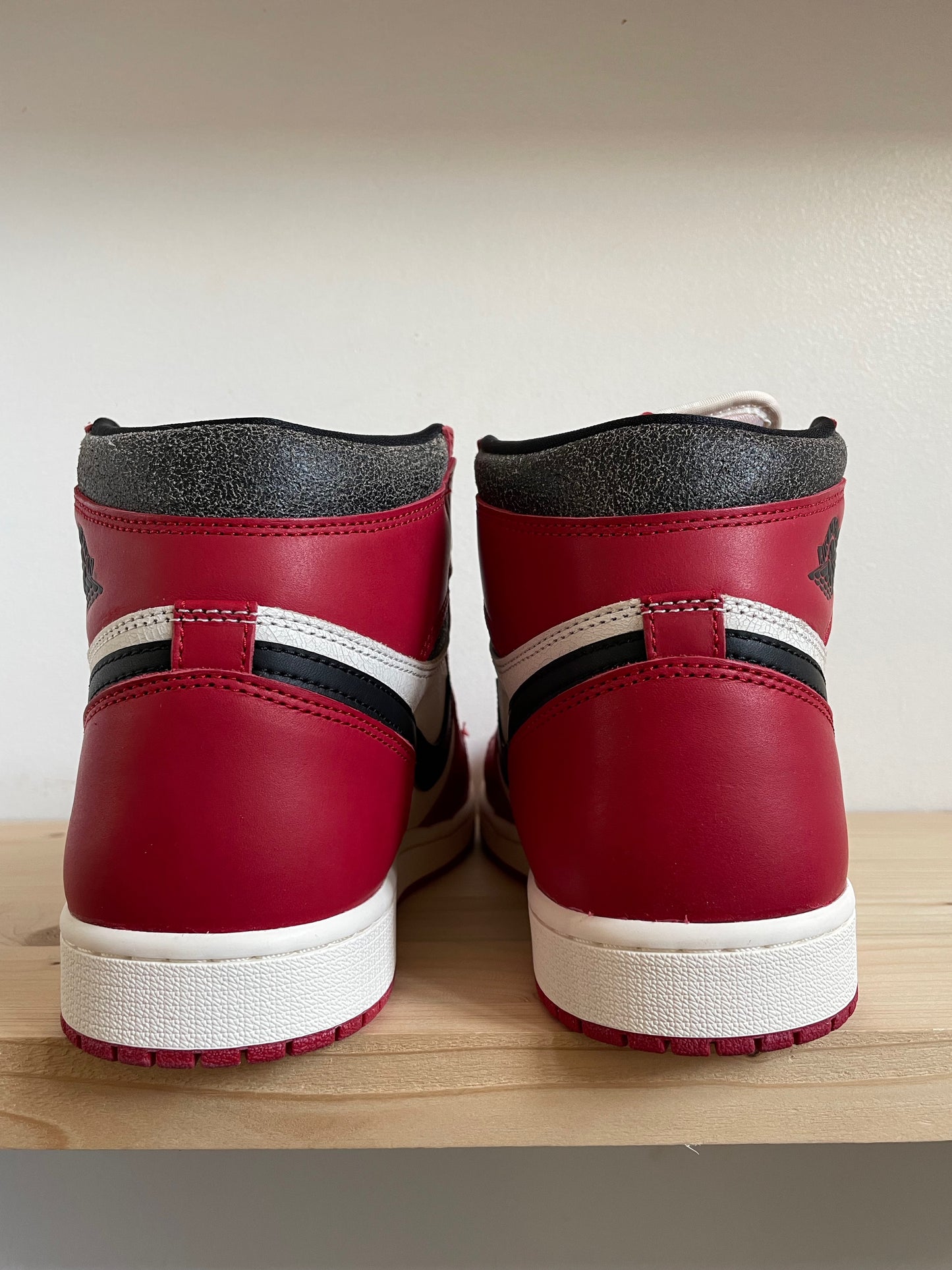 Nike Air Jordan 1 Retro High OG Chicago Lost and Found