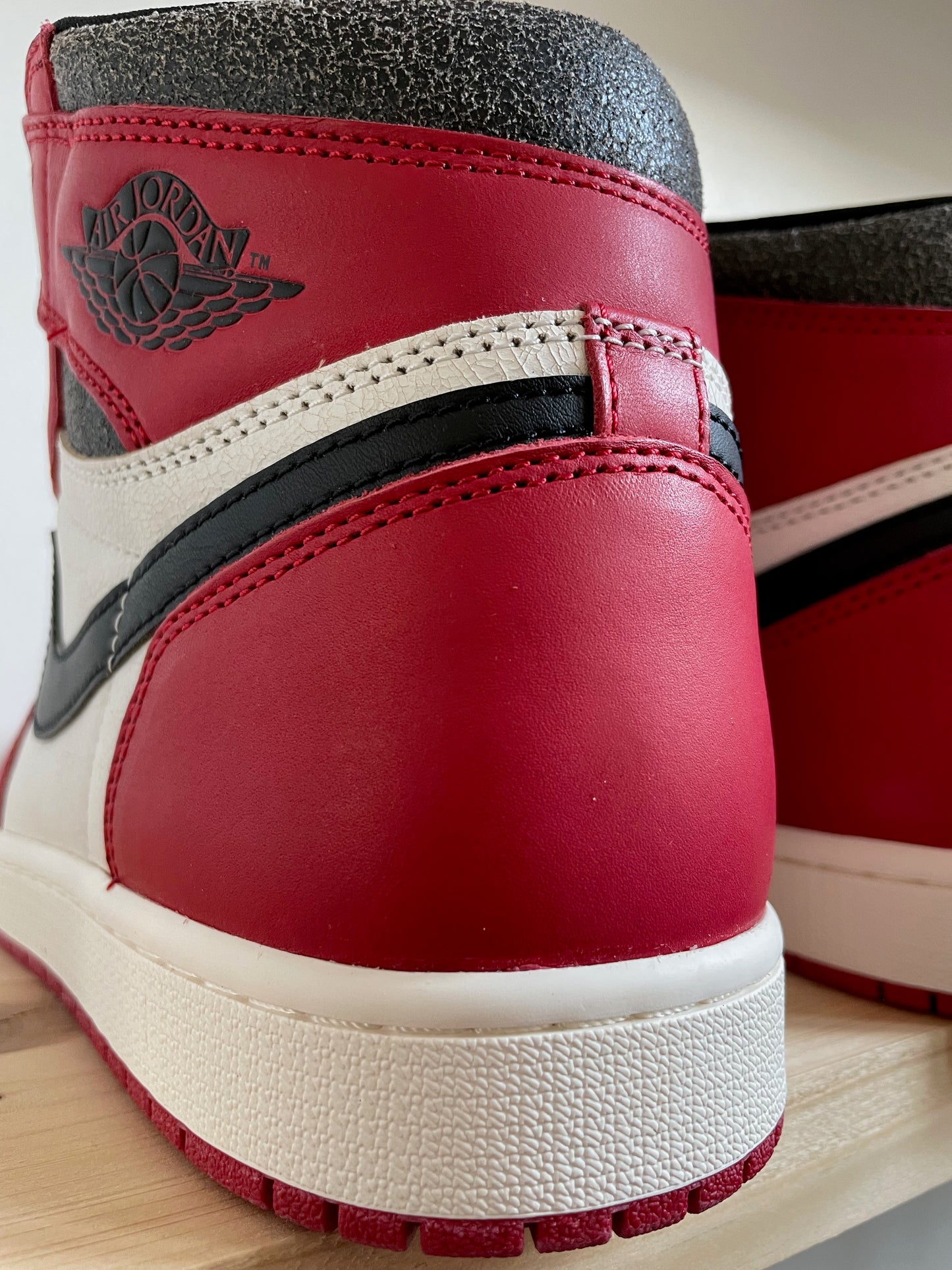 Nike Air Jordan 1 Retro High OG Chicago Lost and Found