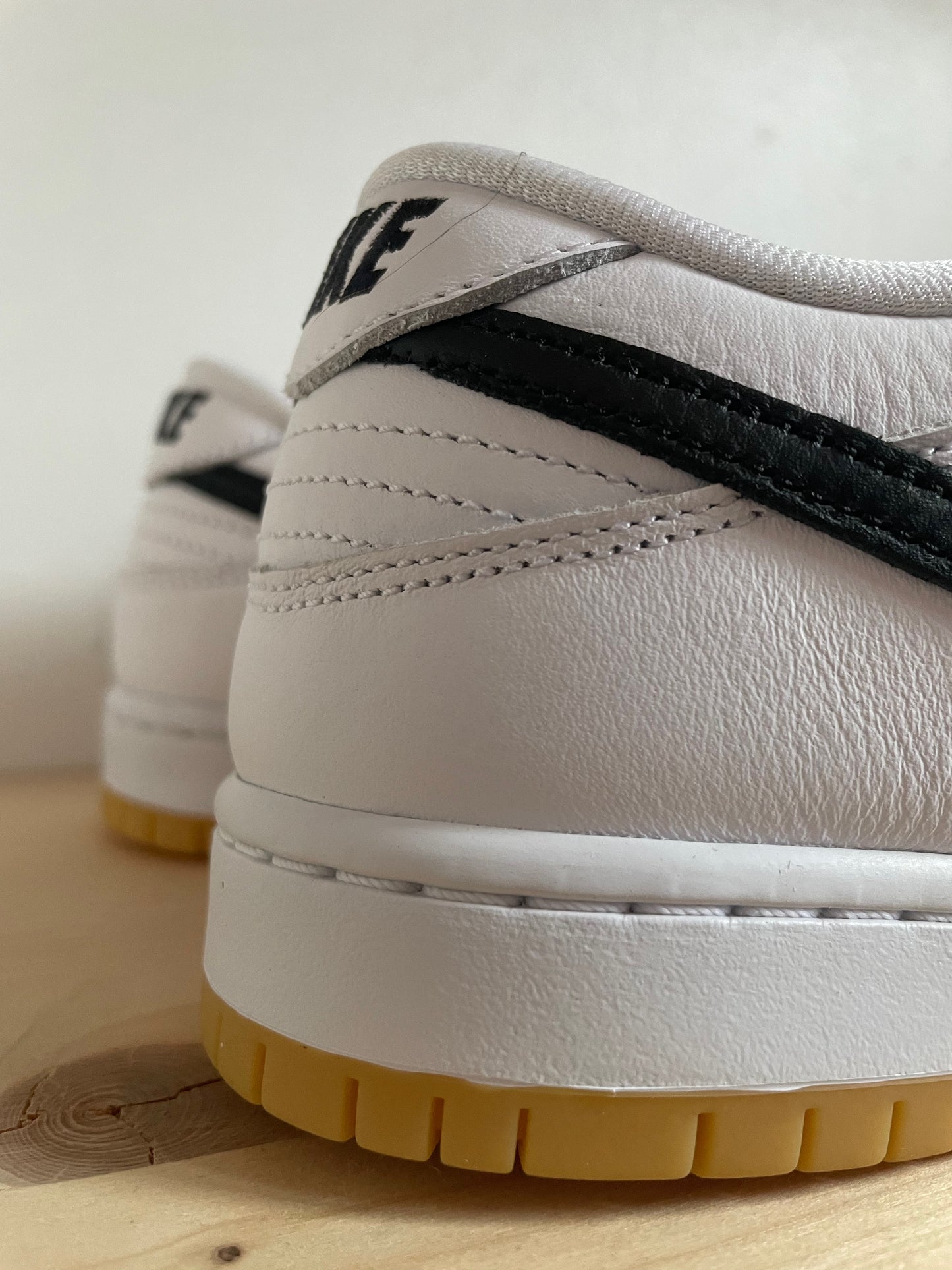 Nike SB Dunk Low Pro ISO White Gum