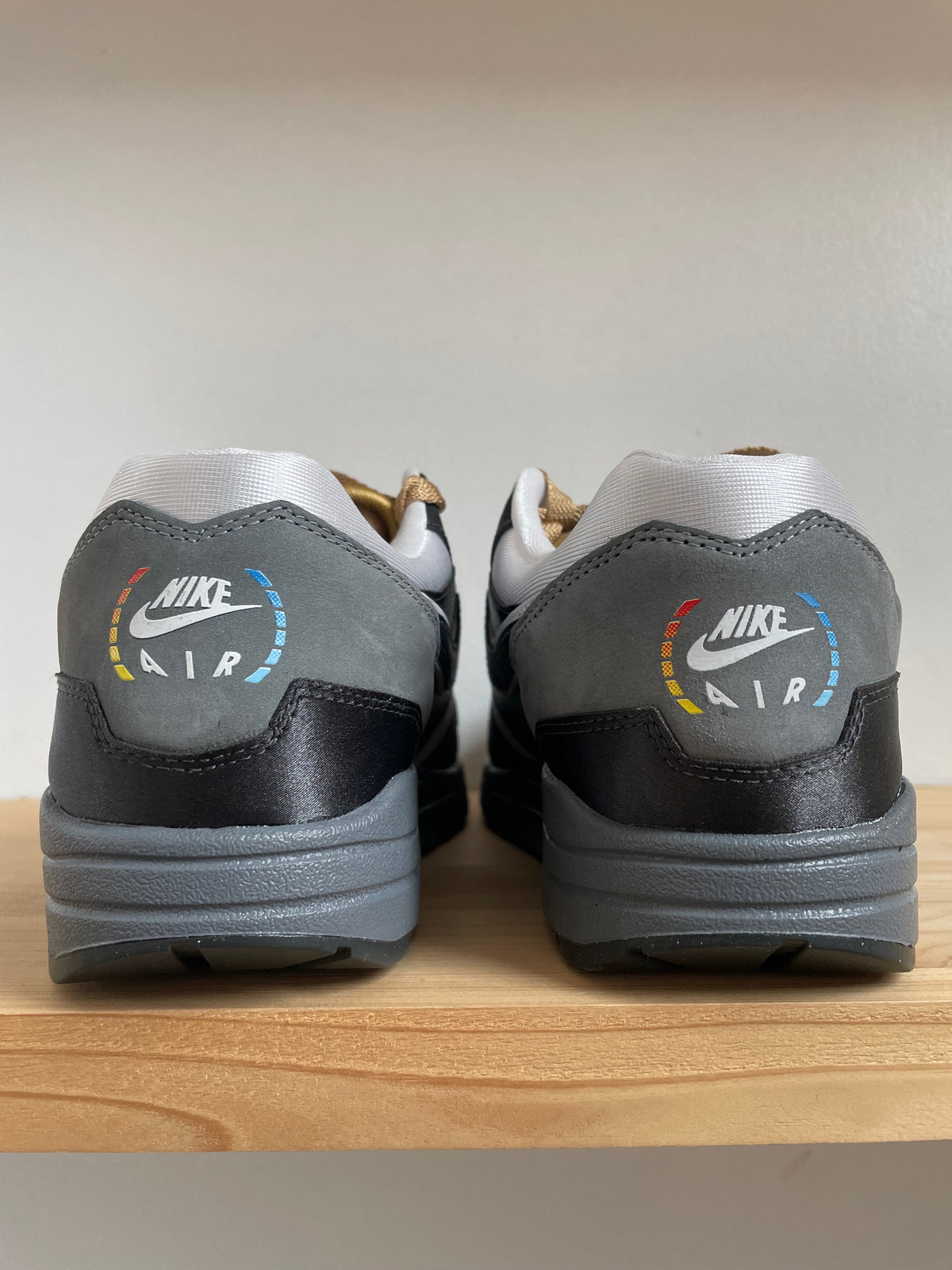 Nike Air Max 1 .SWOOSH Low Poly Big Head Mode