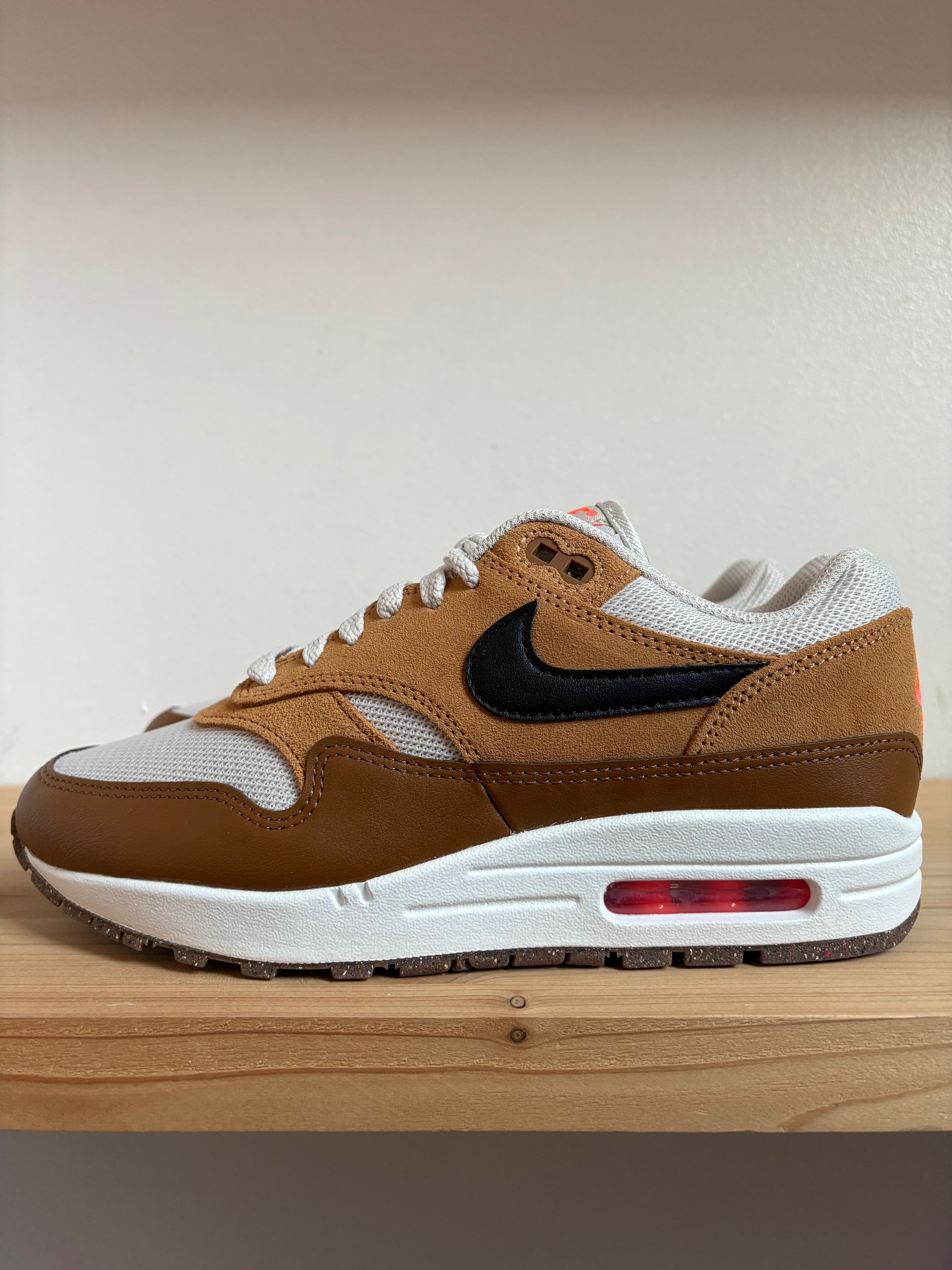 Nike Air Max 1 Essential British Tan Light Bone