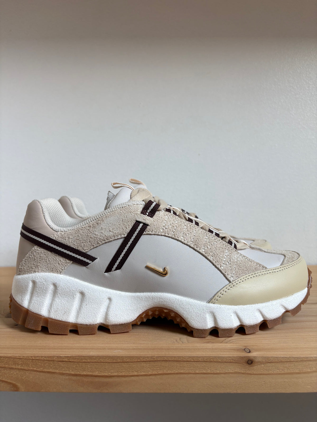 Nike Air Humara LX Jacquemus Light Bone Gold (W)