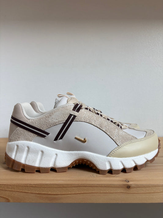 Nike Air Humara LX Jacquemus Light Bone Gold (W)