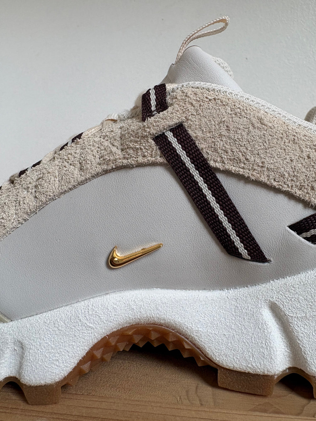 Nike Air Humara LX Jacquemus Light Bone Gold (W)
