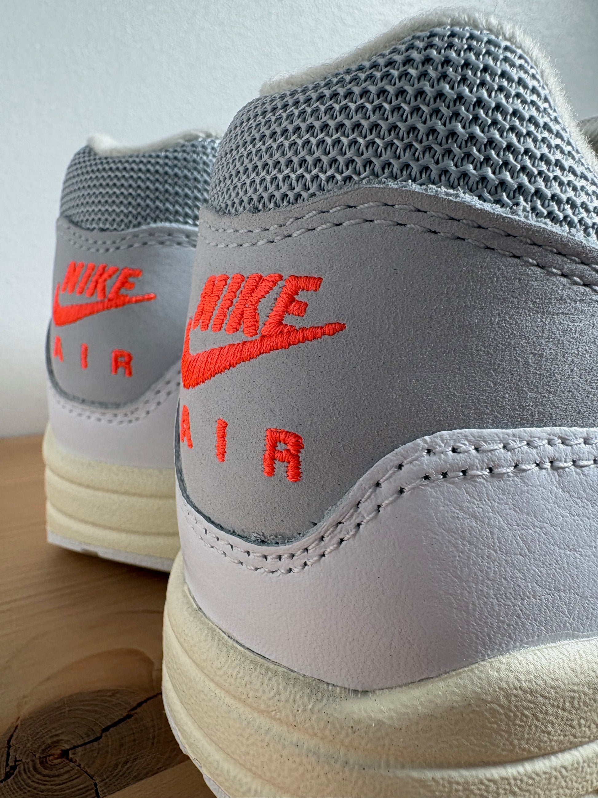 Nike Air Max 1 Patta Waves White Hyper Crimson (With Bracelet)