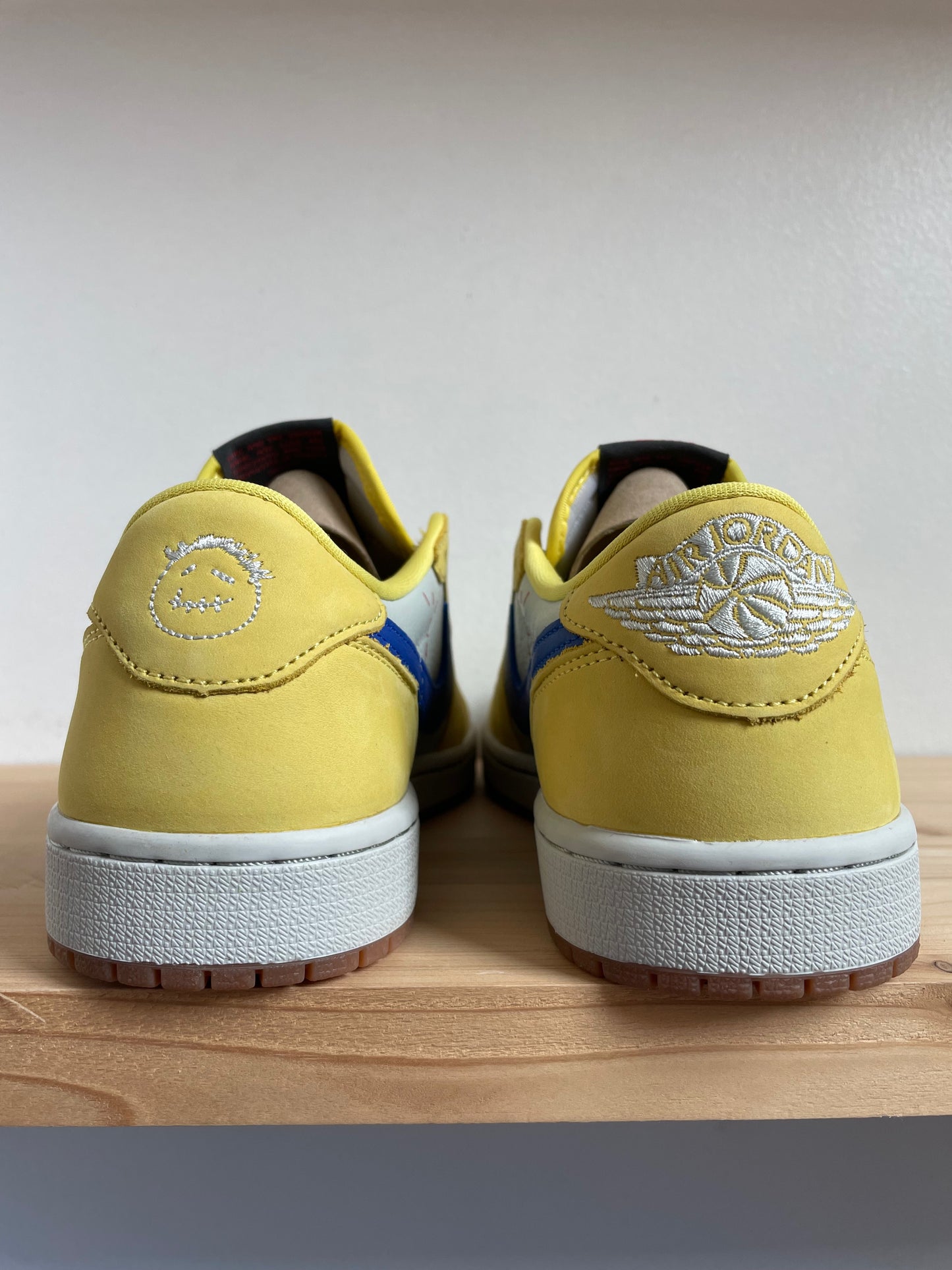 Jordan 1 Retro Low OG SP Travis Scott Canary (WMNS)