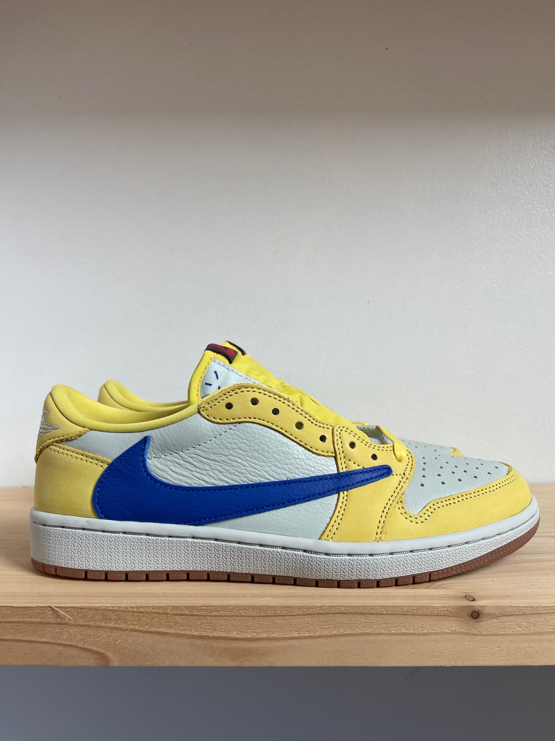 Jordan 1 Retro Low OG SP Travis Scott Canary (WMNS)