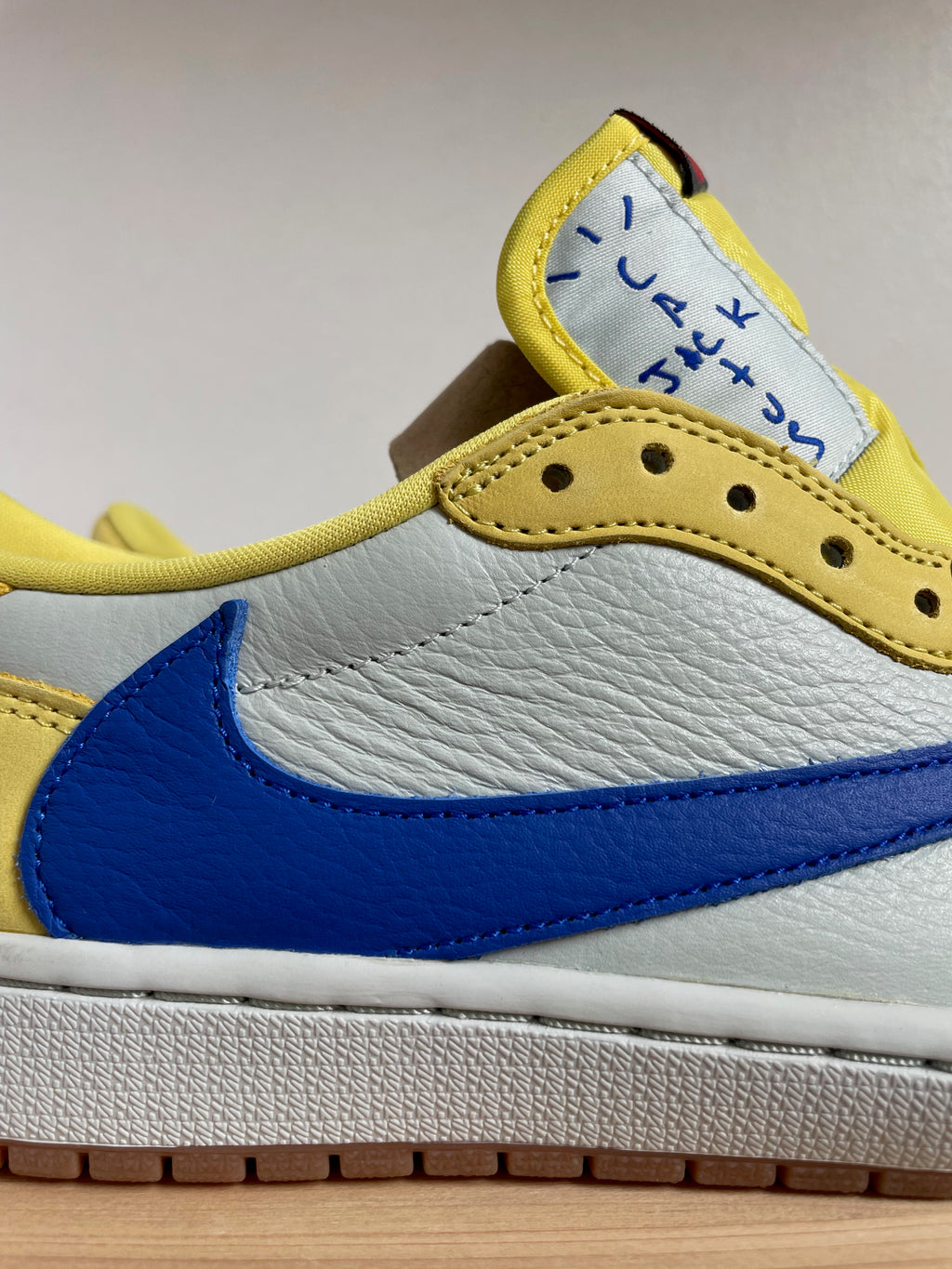 Jordan 1 Retro Low OG SP Travis Scott Canary (WMNS)