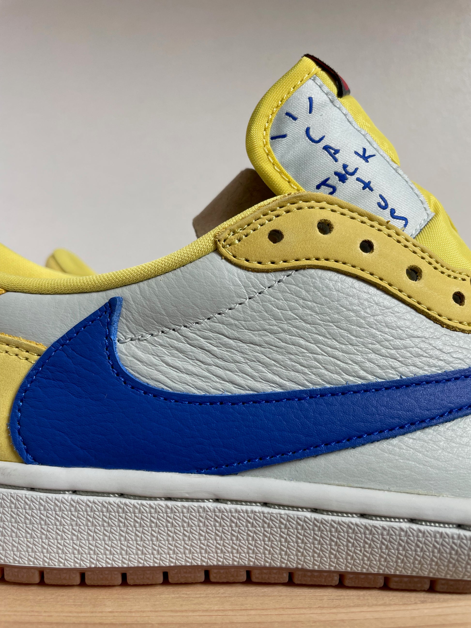 Jordan 1 Retro Low OG SP Travis Scott Canary (WMNS)