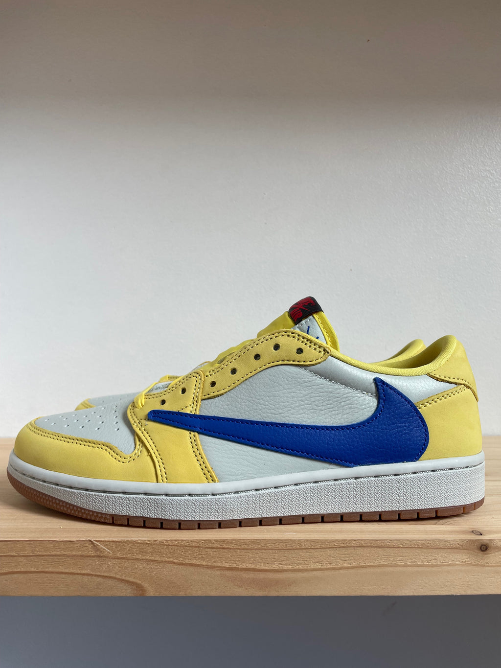 Jordan 1 Retro Low OG SP Travis Scott Canary (WMNS)