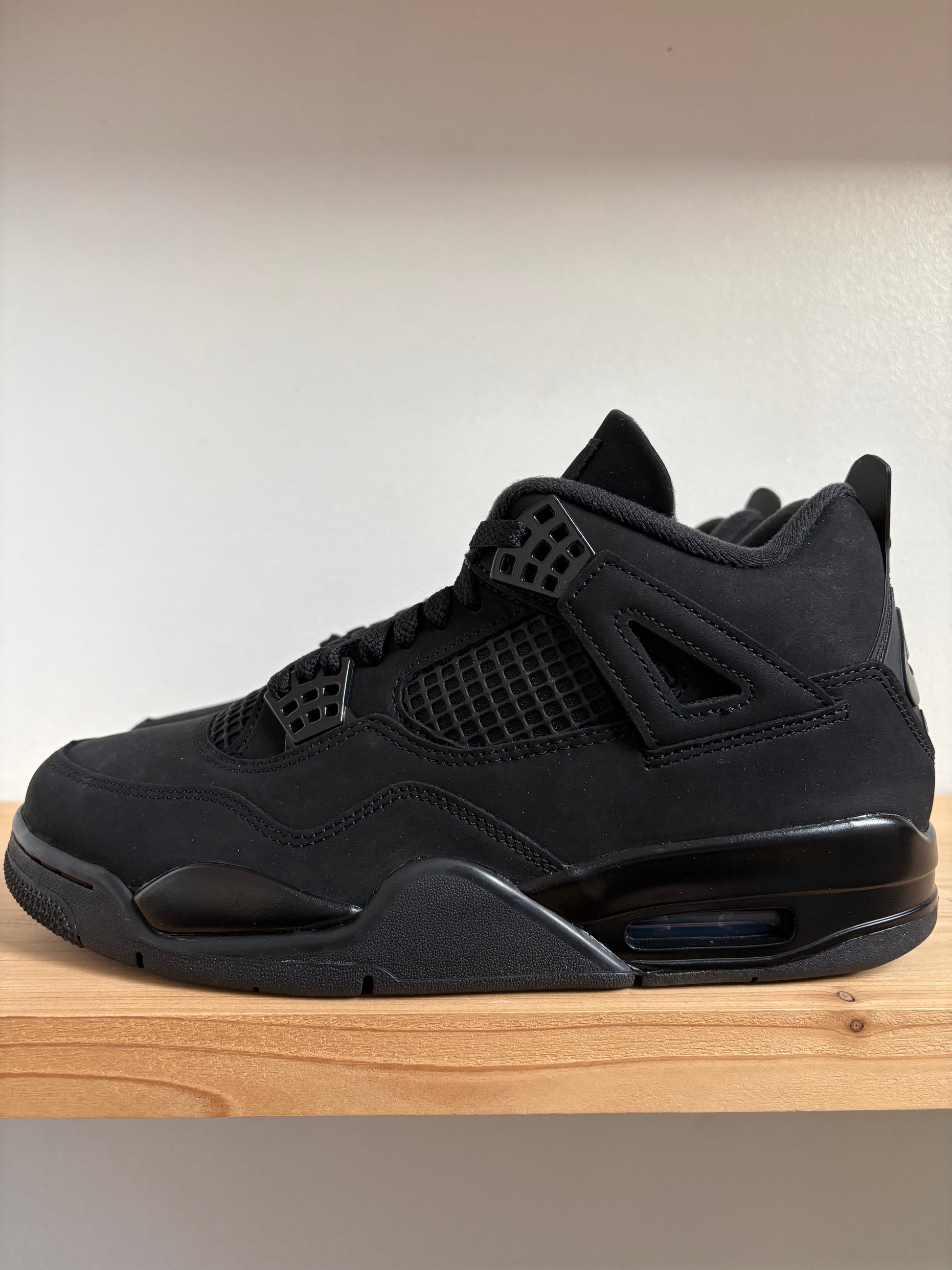 Jordan 4 Retro Black Cat (2025)