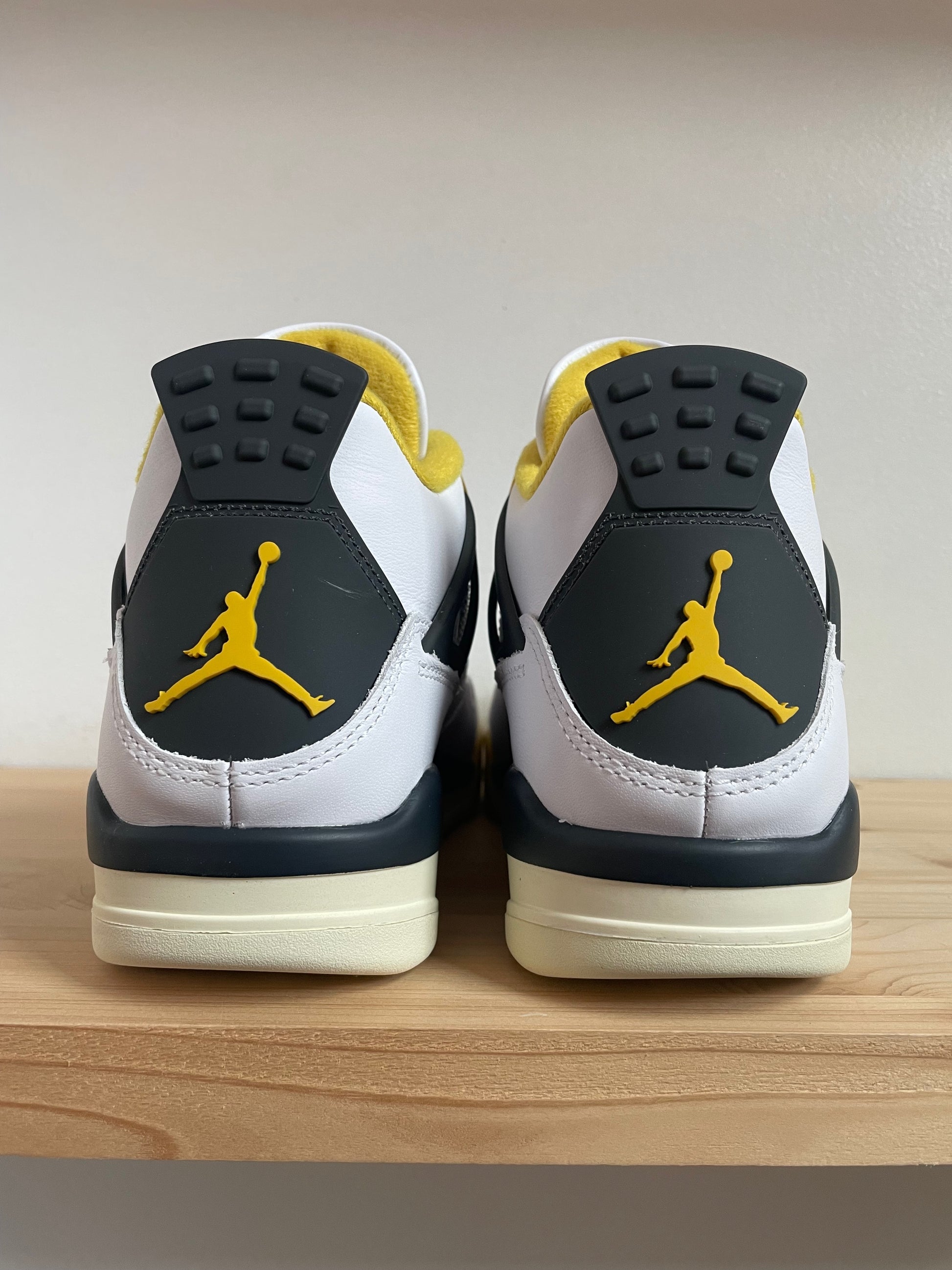 Jordan 4 Retro Vivid Sulfur (WMNS)