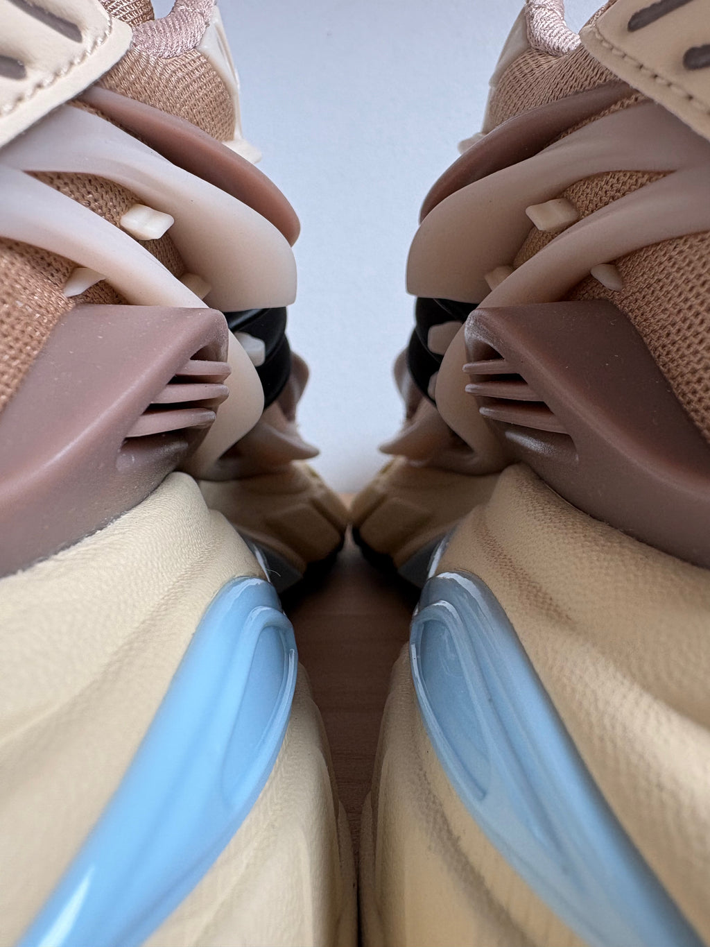 Adidas Adistar Jellyfish Pharrell Williams Crystal Sand