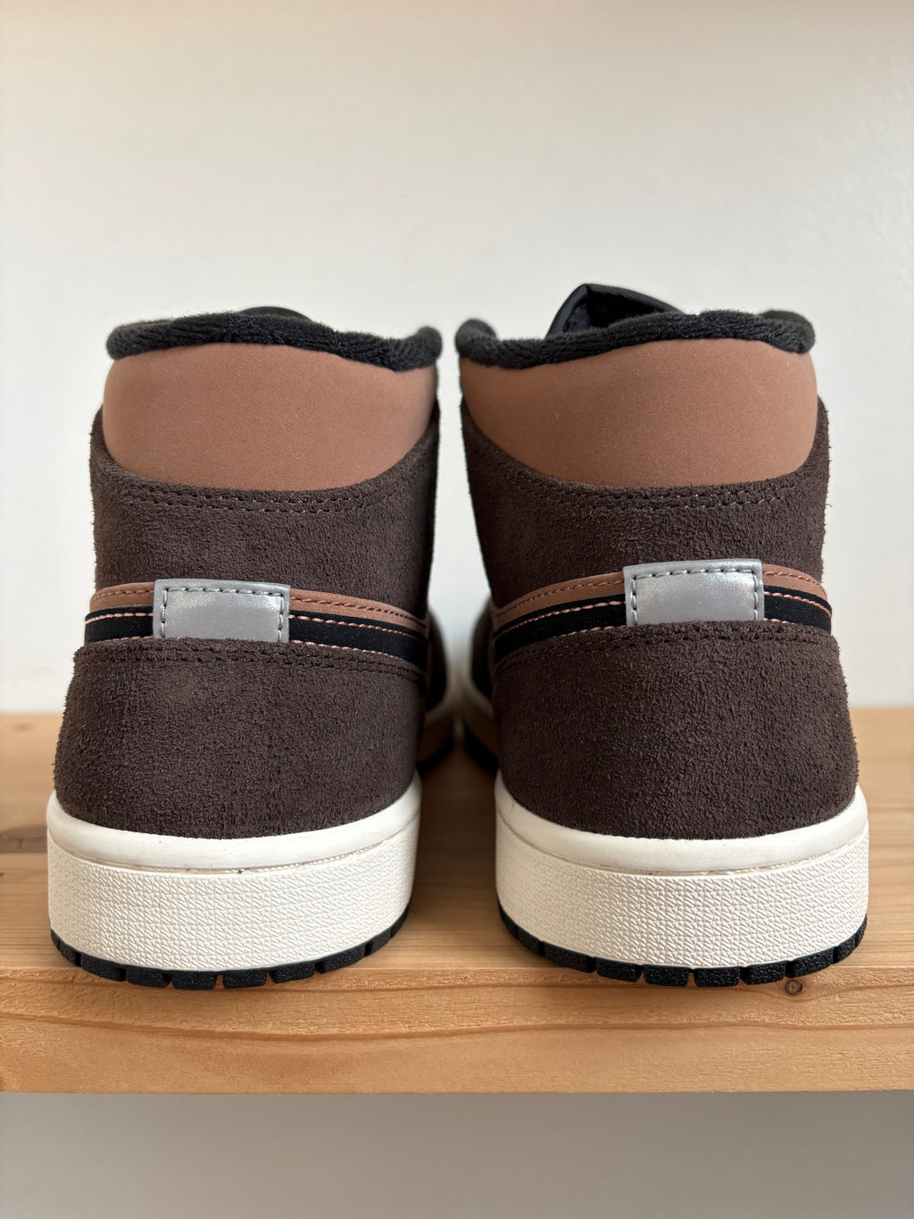 Jordan 1 Mid SE Dark Chocolate