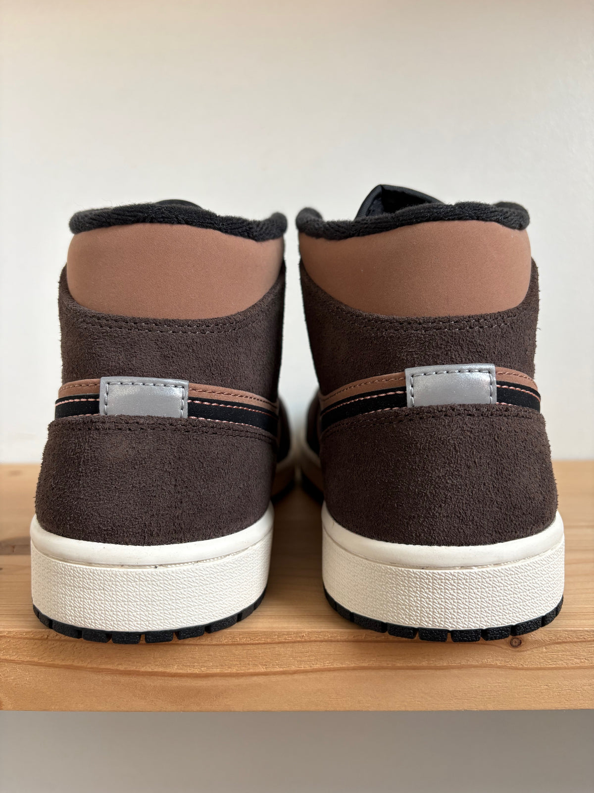 Jordan 1 Mid SE Dark Chocolate