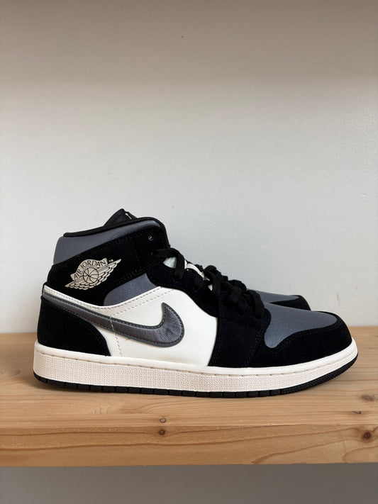Jordan 1 Mid Satin Grey Toe