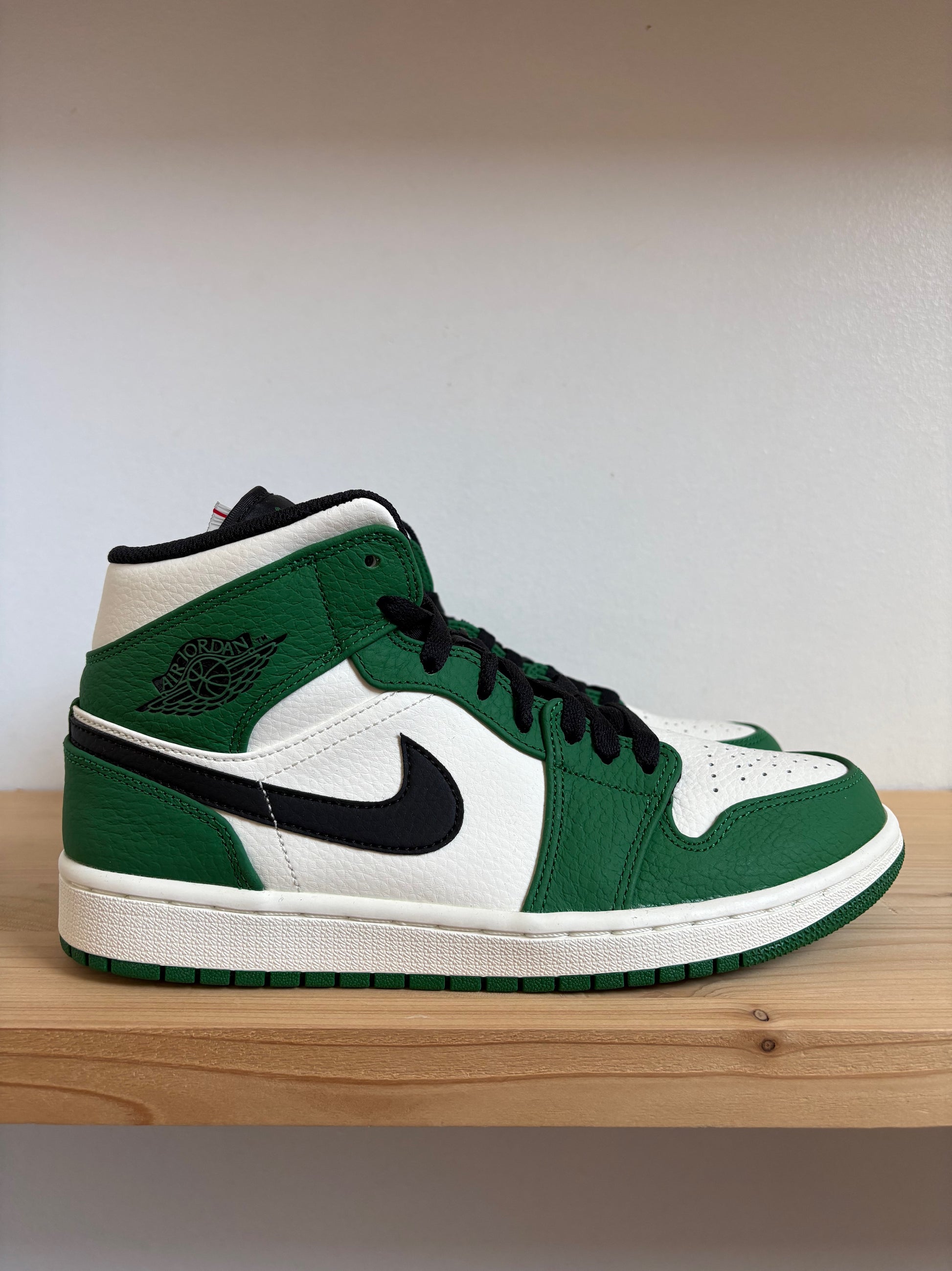 Jordan 1 Mid Pine Green