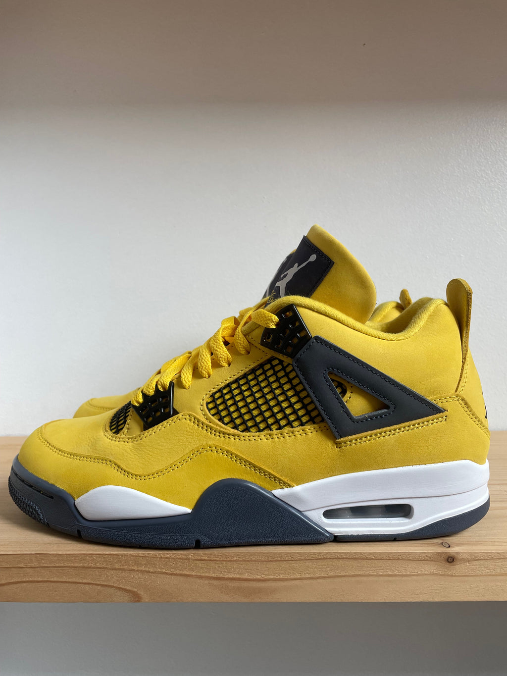 Jordan 4 Retro Lightning