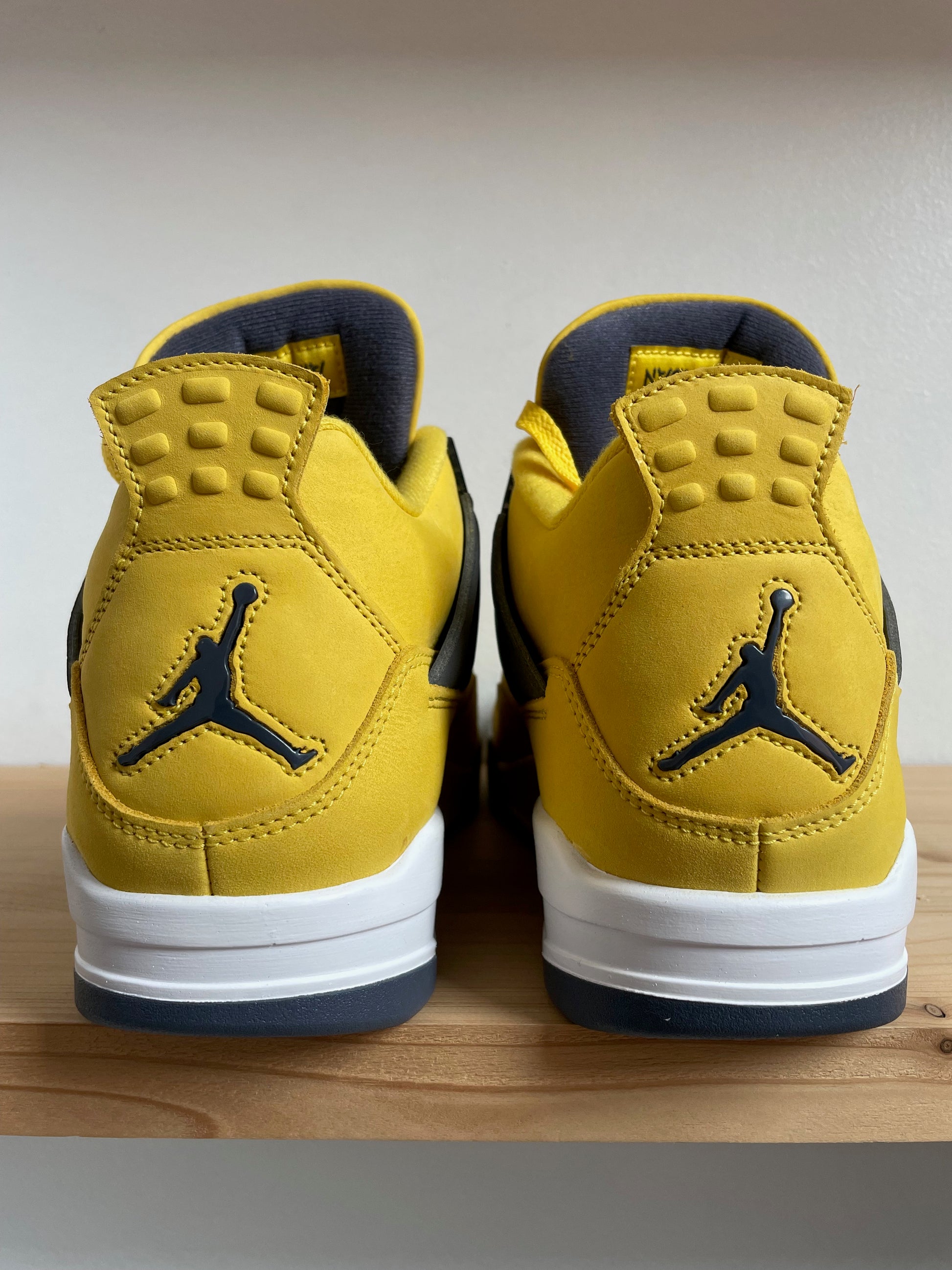 Jordan 4 Retro Lightning