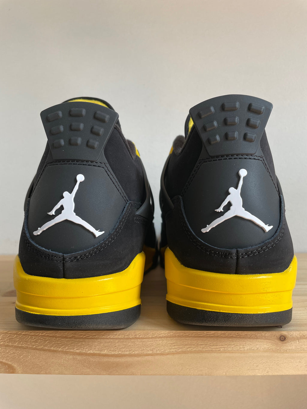 Jordan 4 Retro Thunder