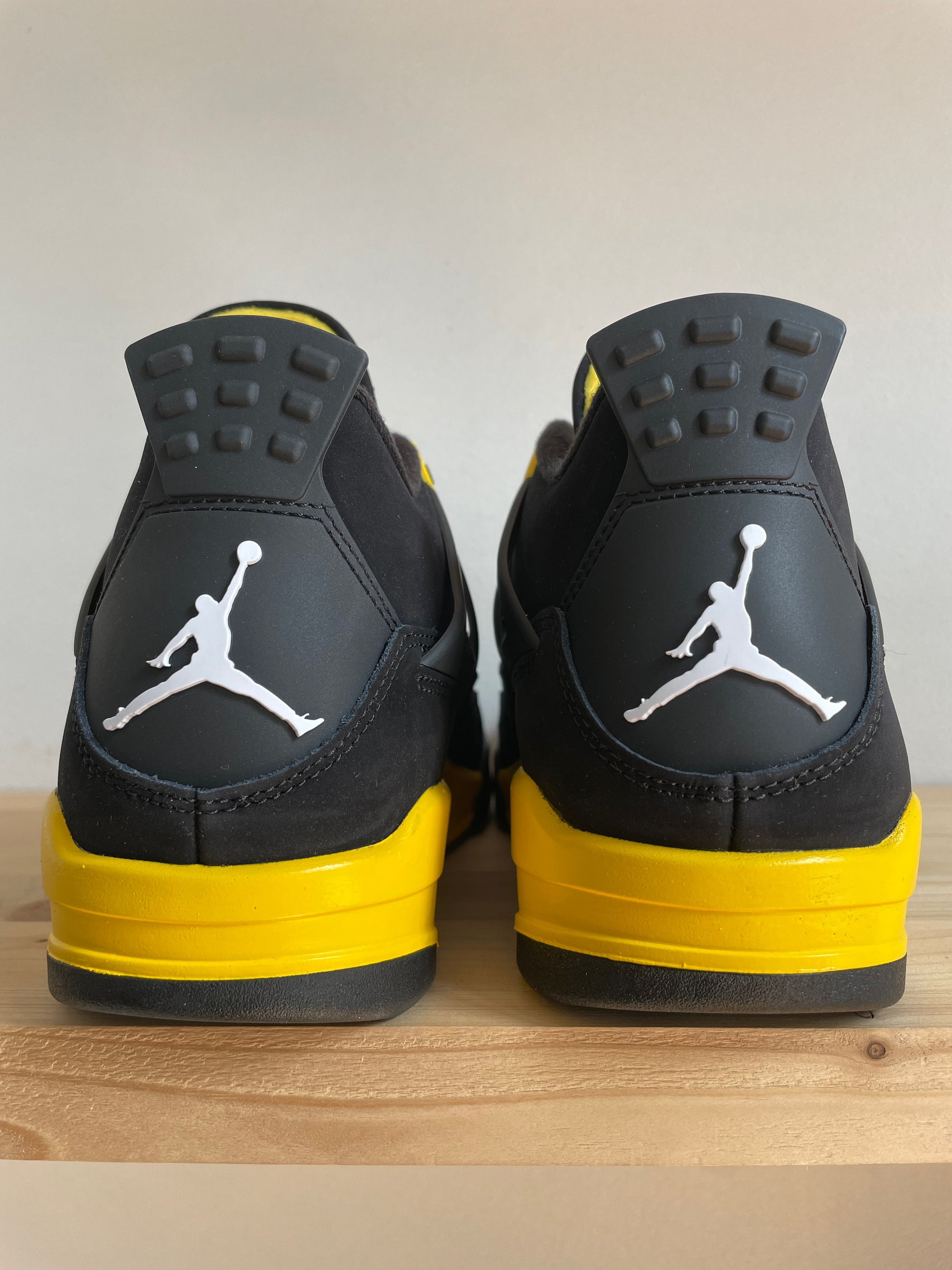 Jordan 4 Retro Thunder