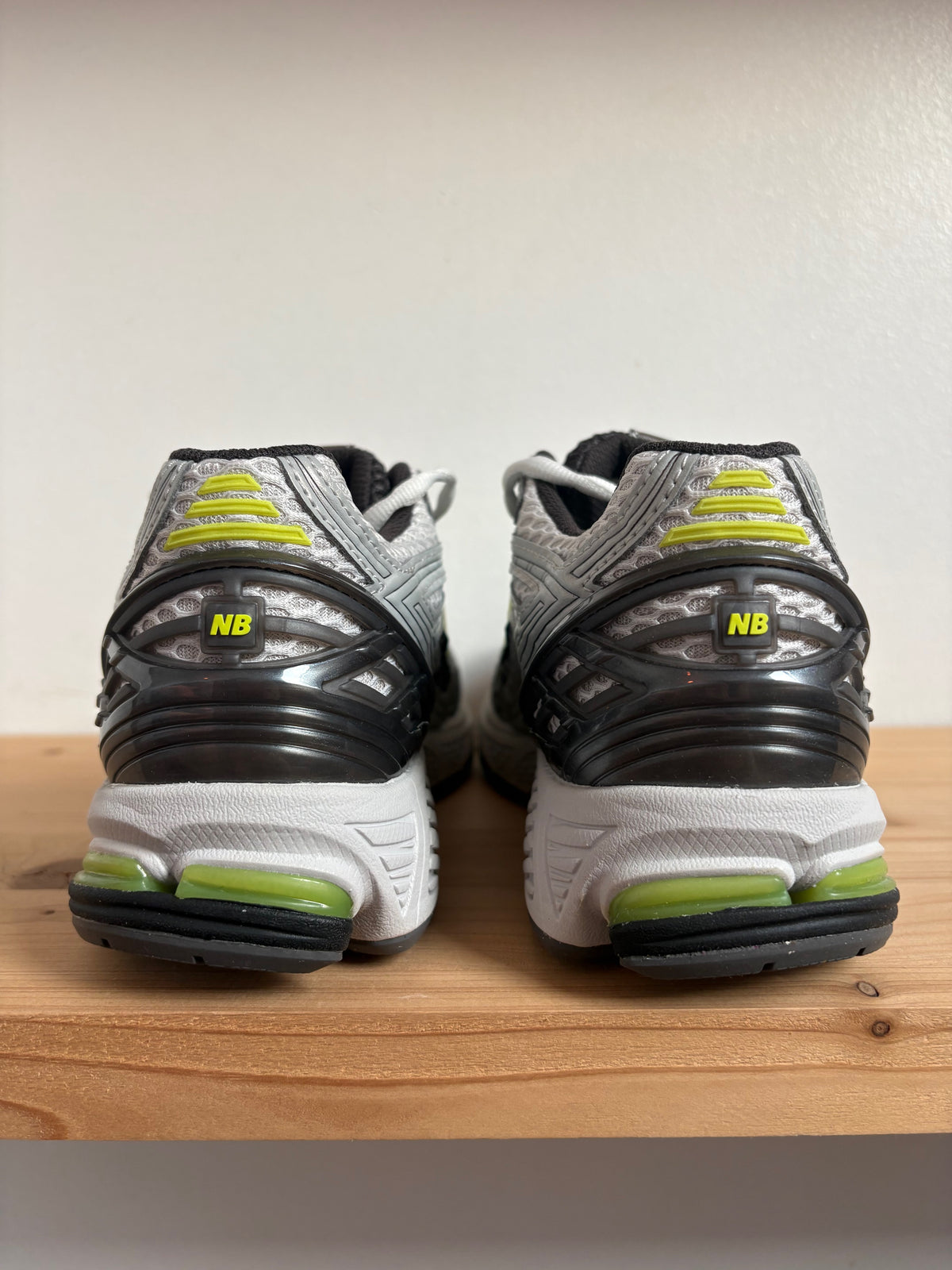 New Balance 1906R Light Silver Metallic Alkaline Green