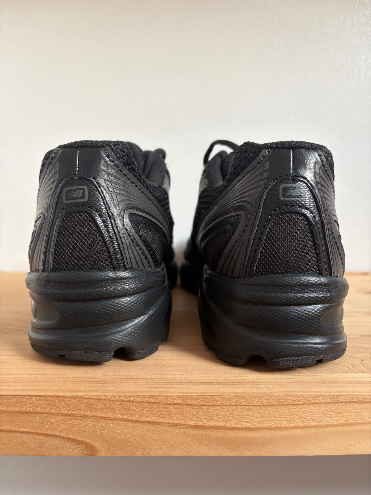 New Balance 740 Triple Black