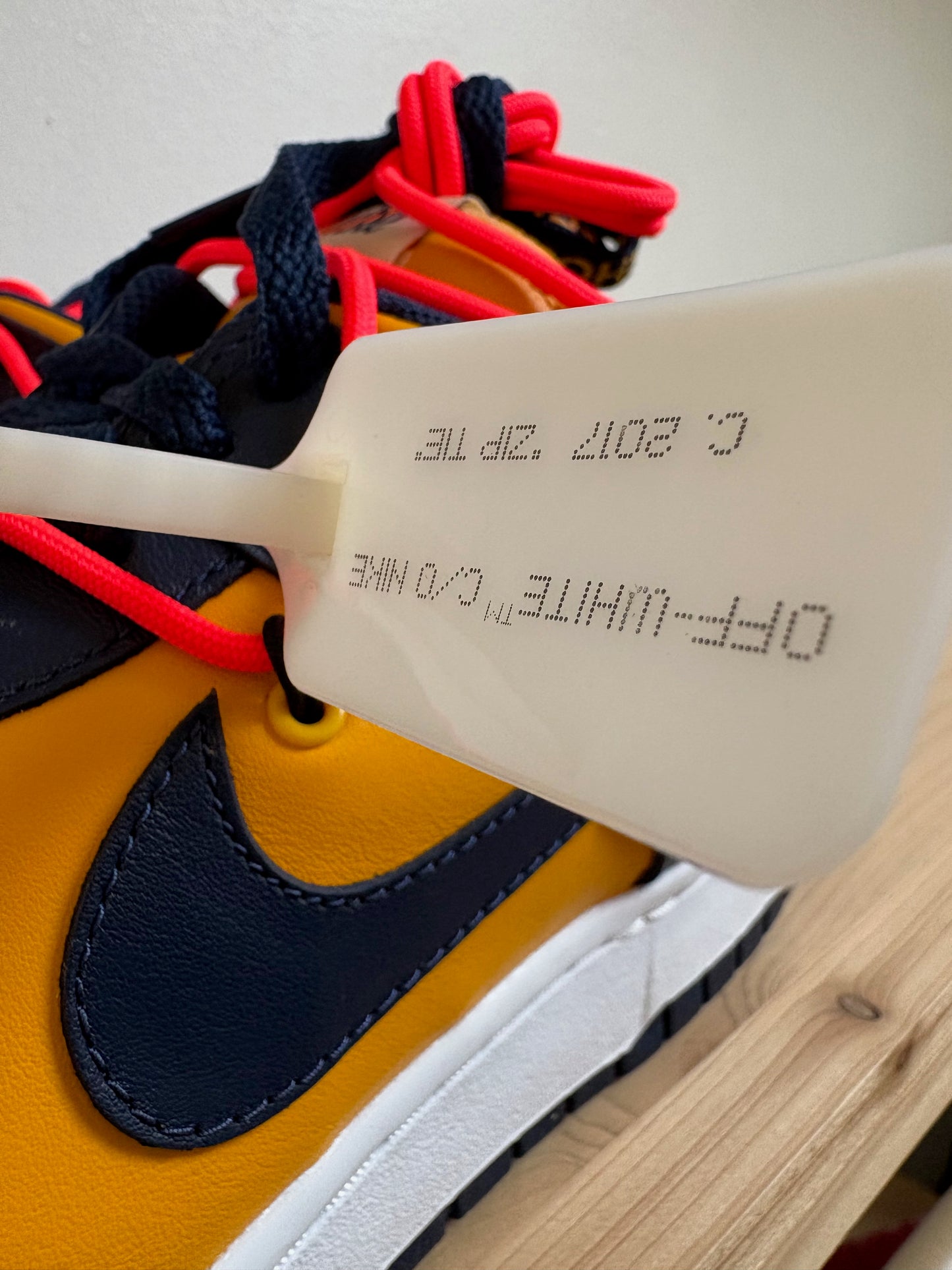 Nike Dunk Low Off-White University Gold