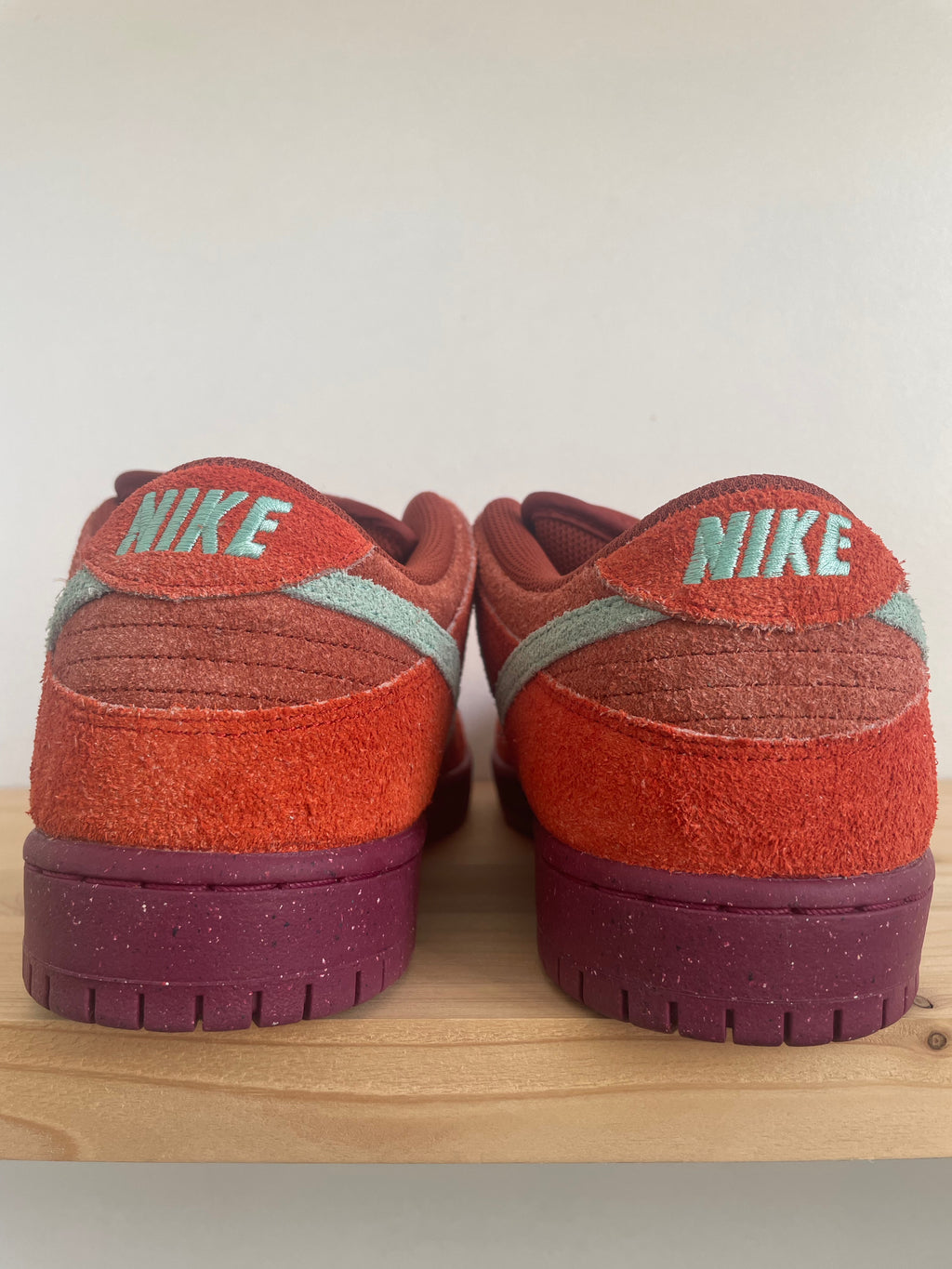 Nike SB Dunk Low Mystic Red Rosewood