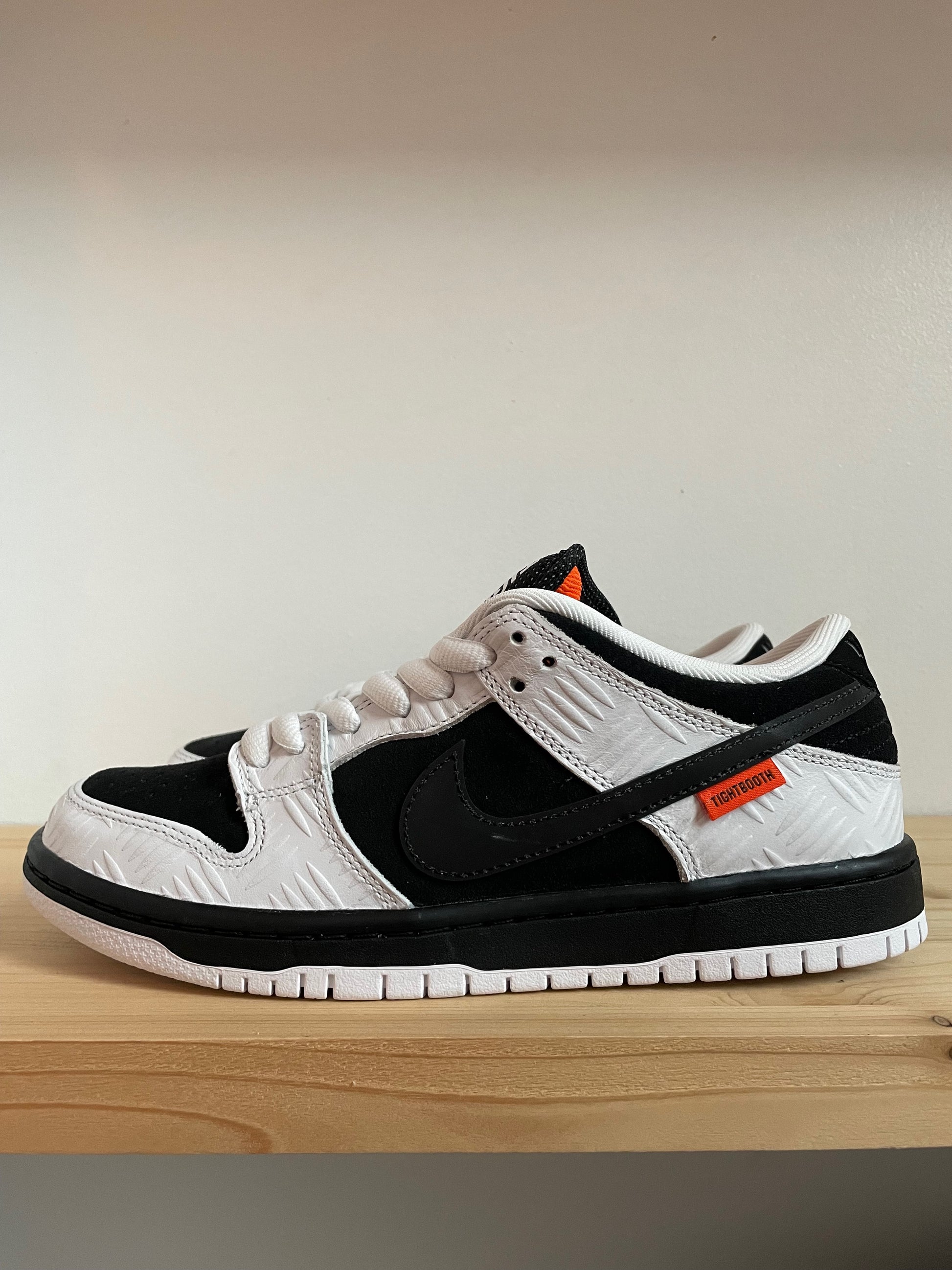 Nike SB Dunk Low TightBooth