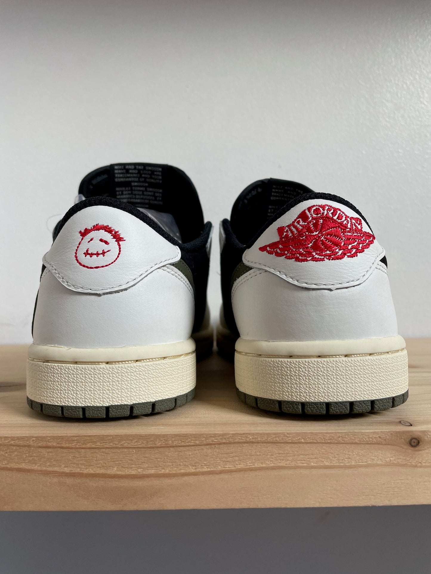Jordan 1 Retro Low OG SP Travis Scott Olive (WMNS)