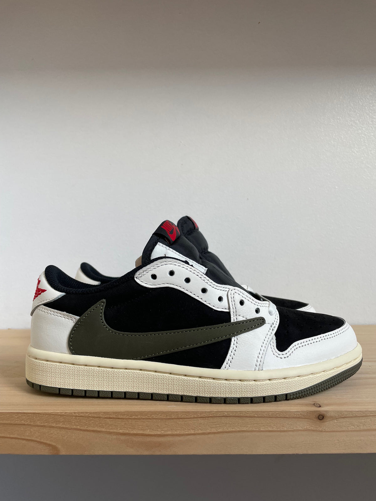 Jordan 1 Retro Low OG SP Travis Scott Olive (WMNS) - Antwerp snkr
