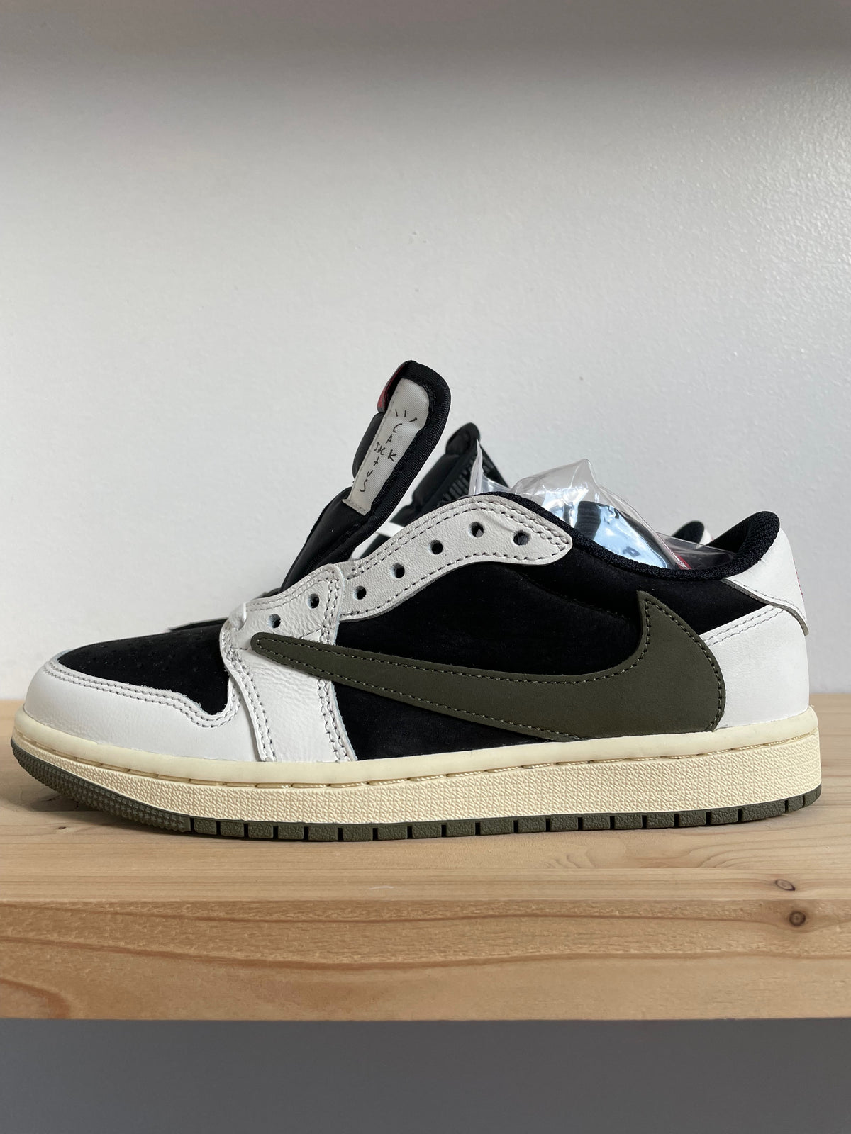 Jordan 1 Retro Low OG SP Travis Scott Olive (WMNS) - Antwerp snkr