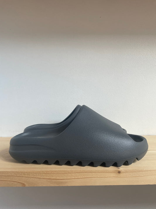 Yeezy Slide Slate Grey