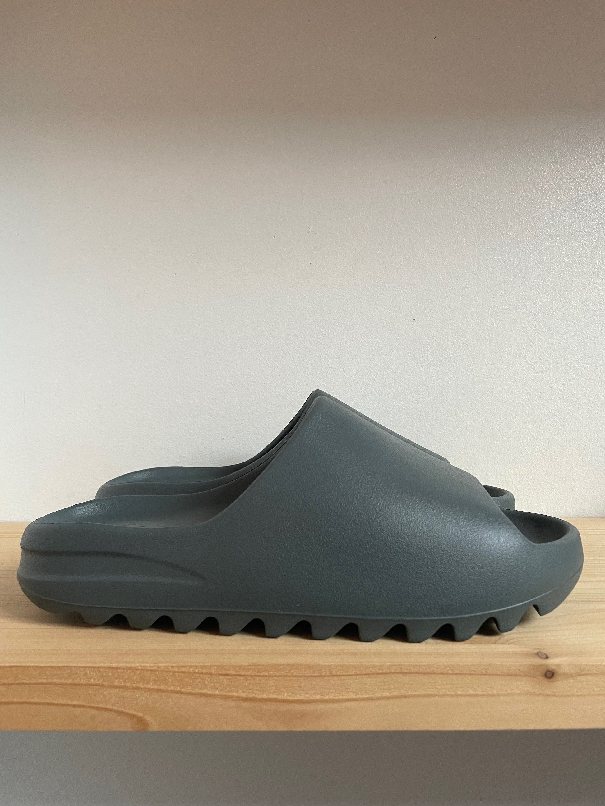 Yeezy Slide Slate Marine